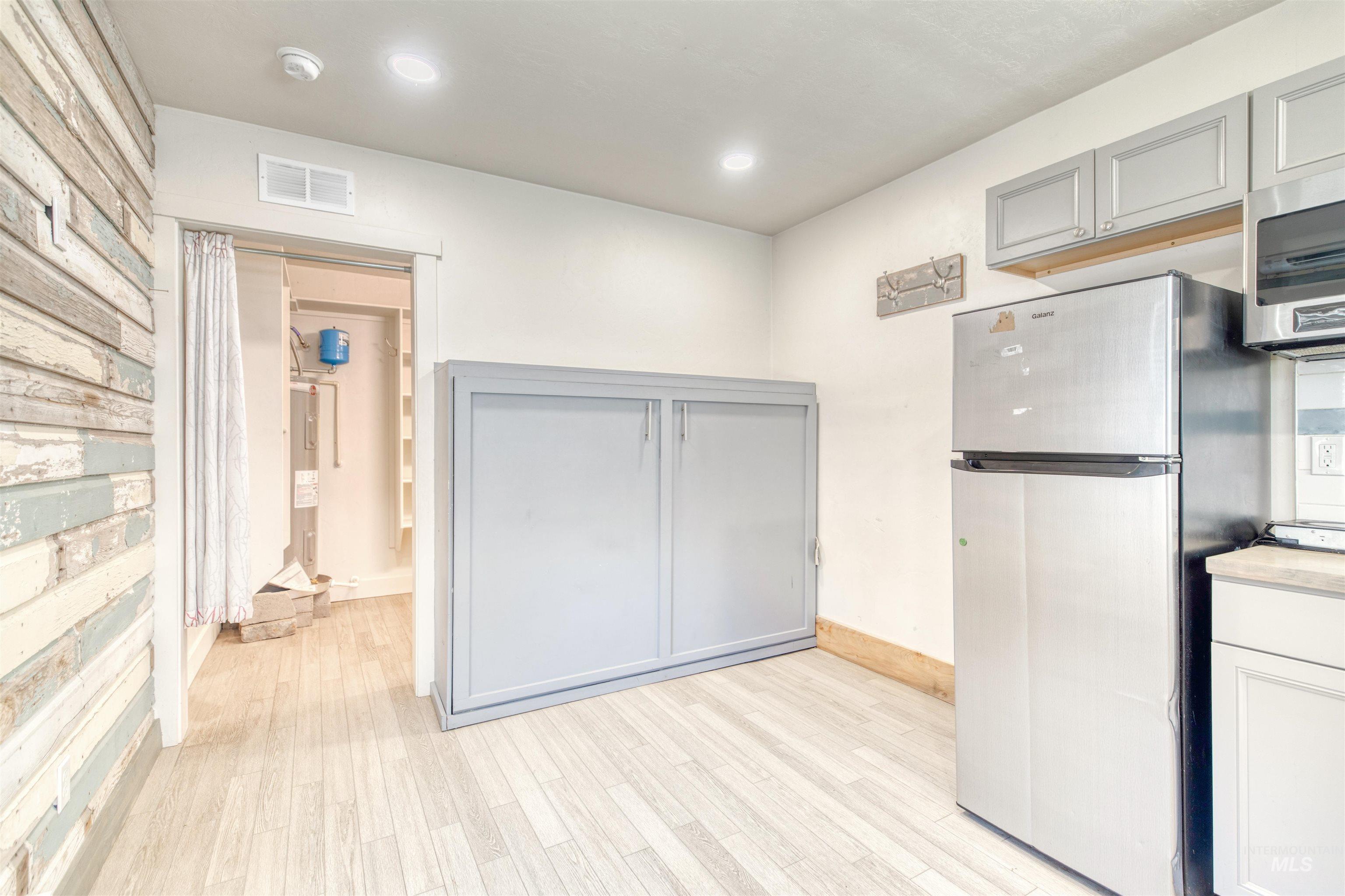 108 E Main St, Nyssa, Oregon 97913, 1 Bedroom, 1 Bathroom, Residential Income For Sale, Price $275,000,MLS 98954002