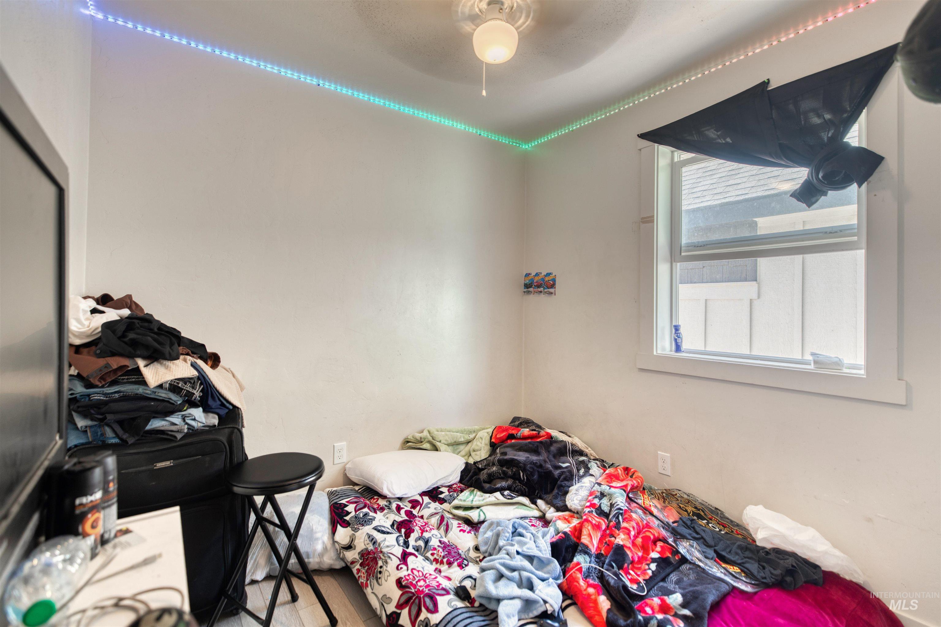 110 E Main St, Nyssa, Oregon 97913, 2 Bedrooms, 1 Bathroom, Residential Income For Sale, Price $280,000,MLS 98954008