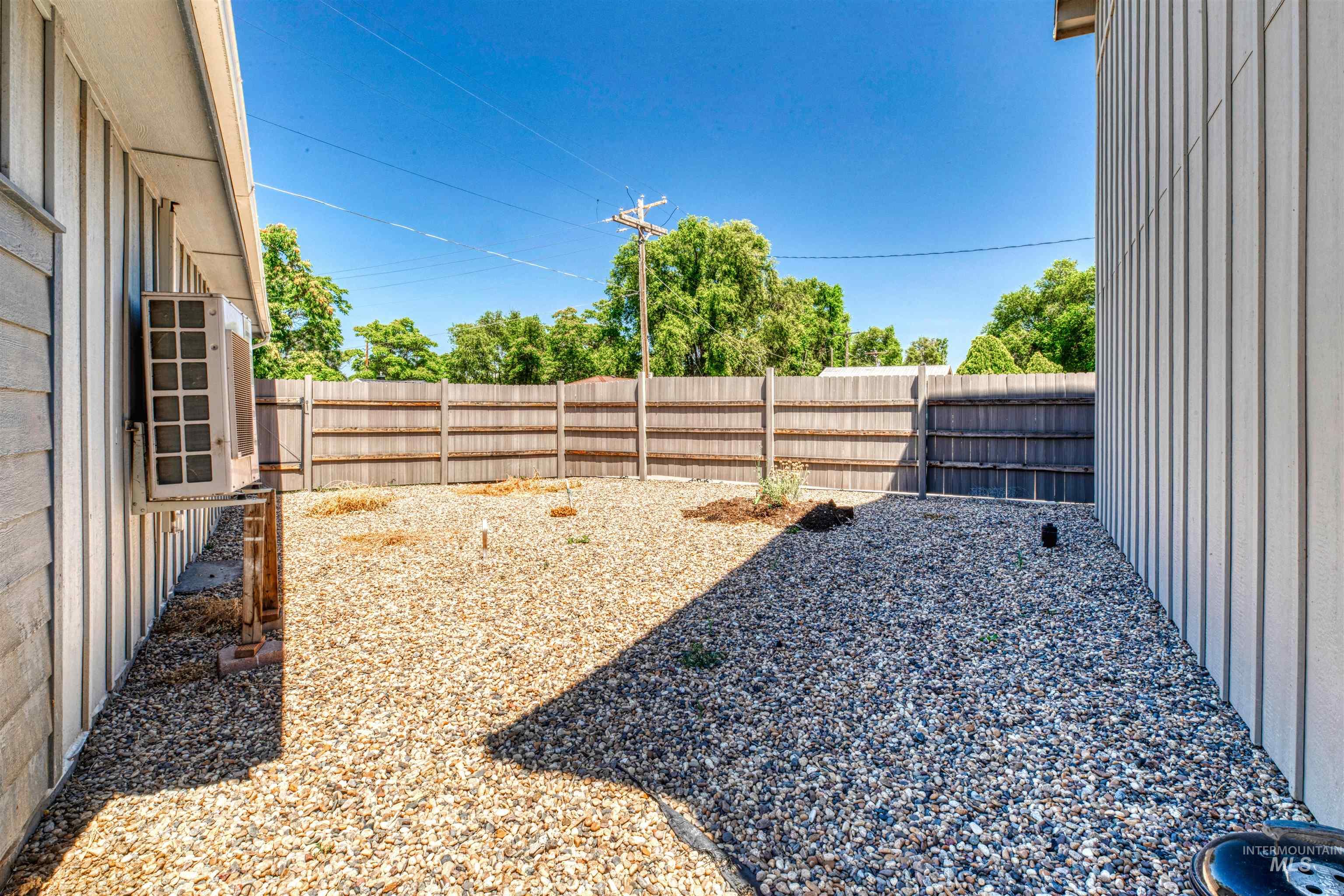 112 E Main St, Nyssa, Oregon 97913, 2 Bedrooms, 1 Bathroom, Residential Income For Sale, Price $520,000,MLS 98954054