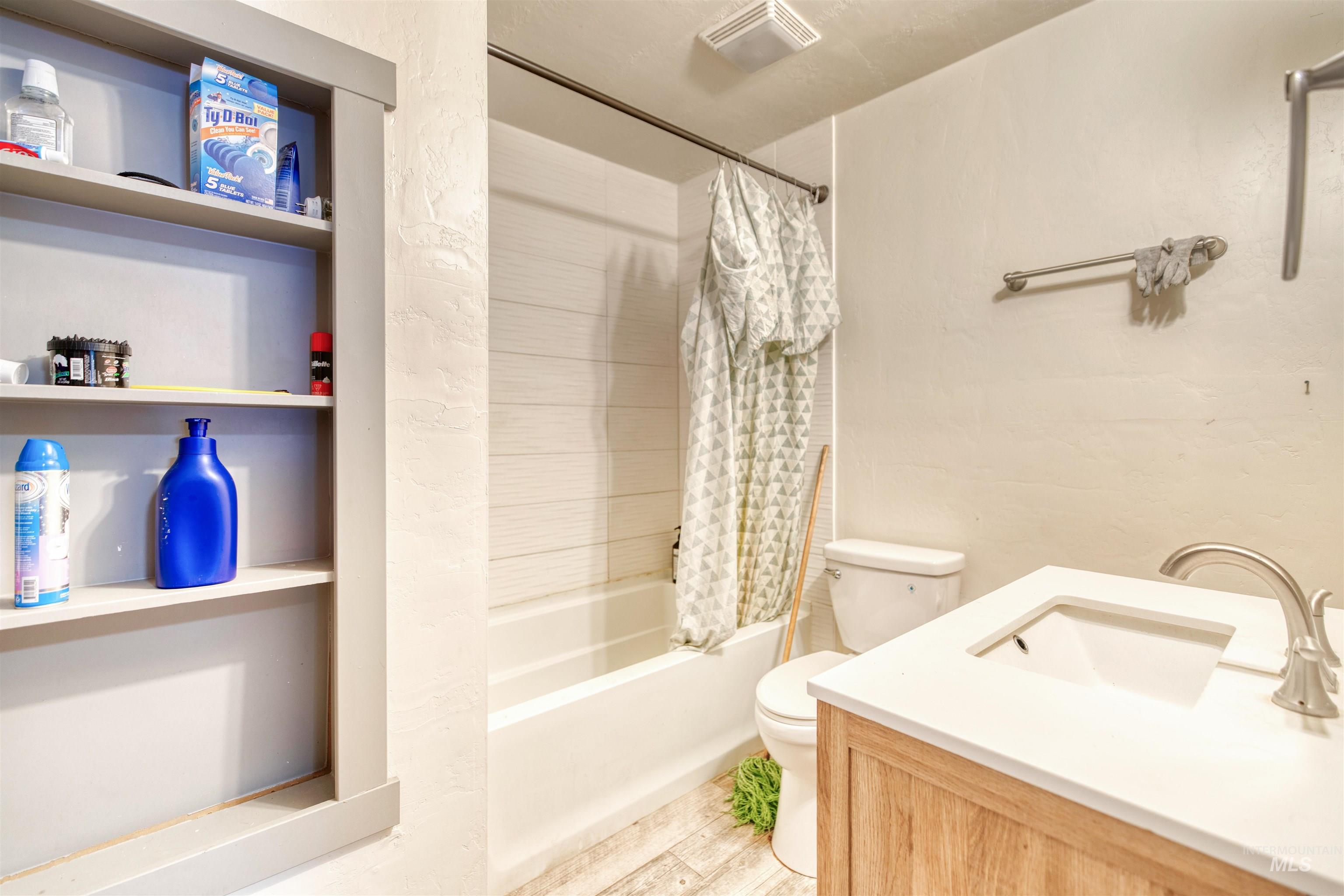 112 E Main St, Nyssa, Oregon 97913, 2 Bedrooms, 1 Bathroom, Residential Income For Sale, Price $520,000,MLS 98954054