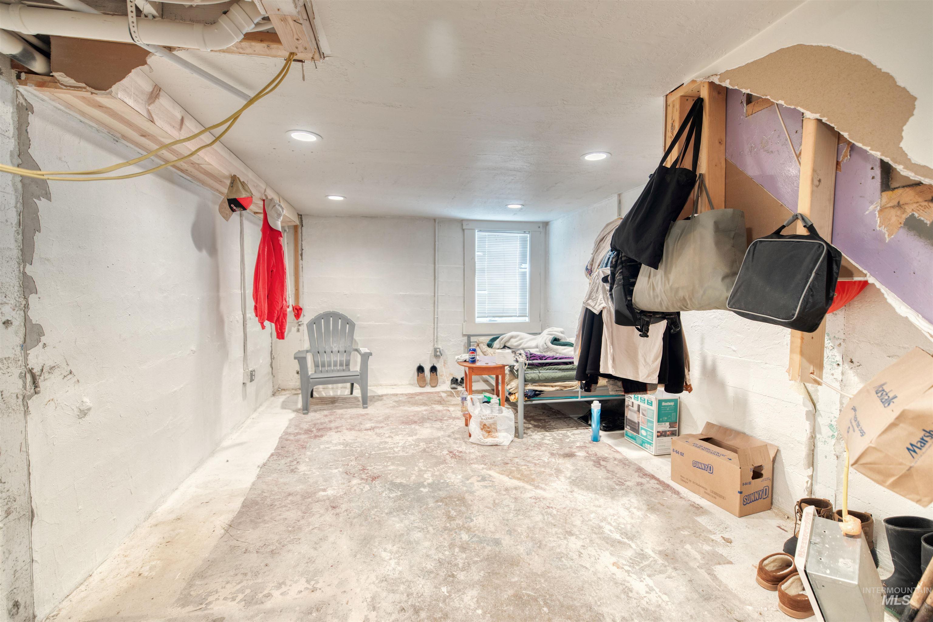 112 E Main St, Nyssa, Oregon 97913, 2 Bedrooms, 1 Bathroom, Residential Income For Sale, Price $520,000,MLS 98954054