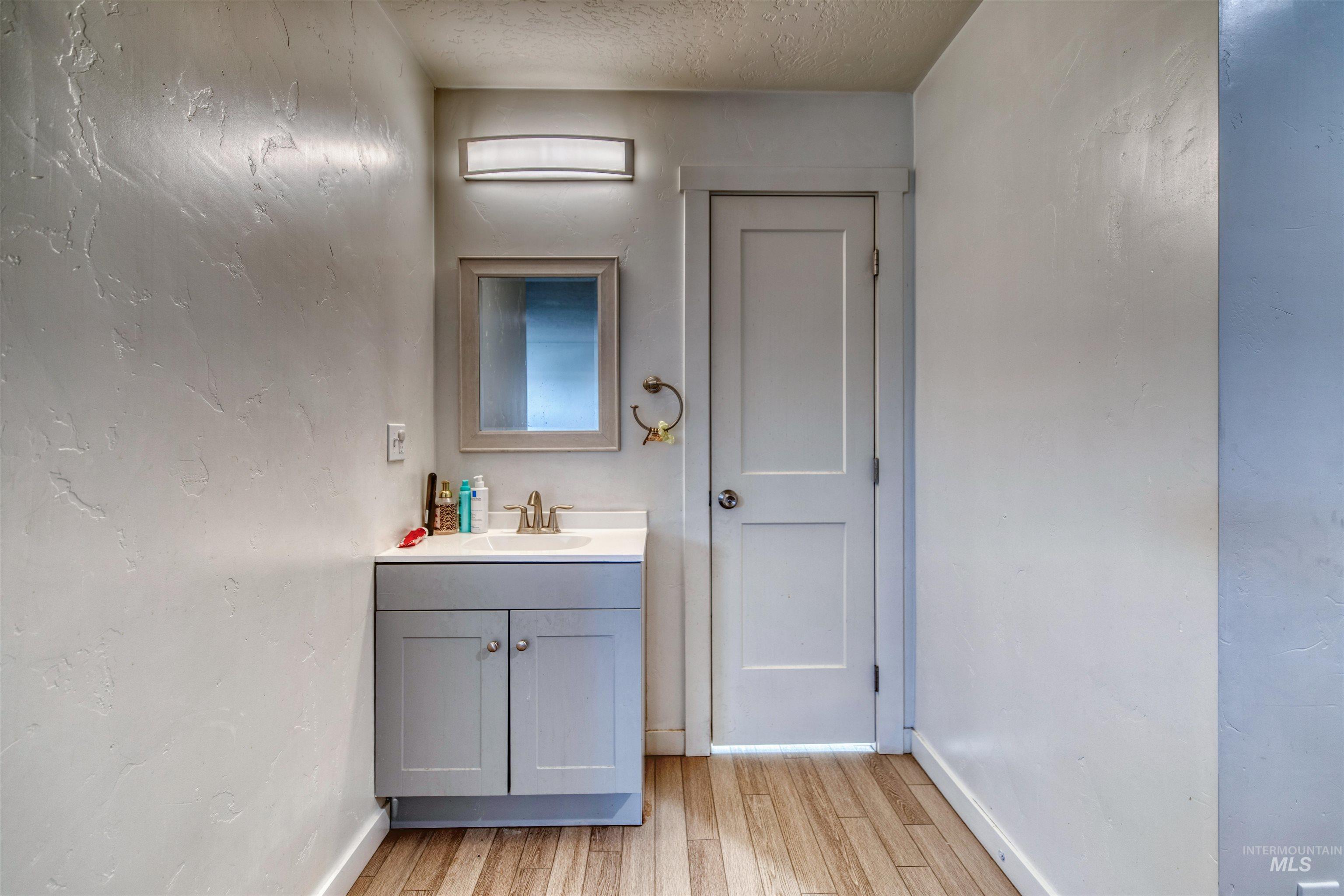 112 E Main St, Nyssa, Oregon 97913, 2 Bedrooms, 1 Bathroom, Residential Income For Sale, Price $520,000,MLS 98954054