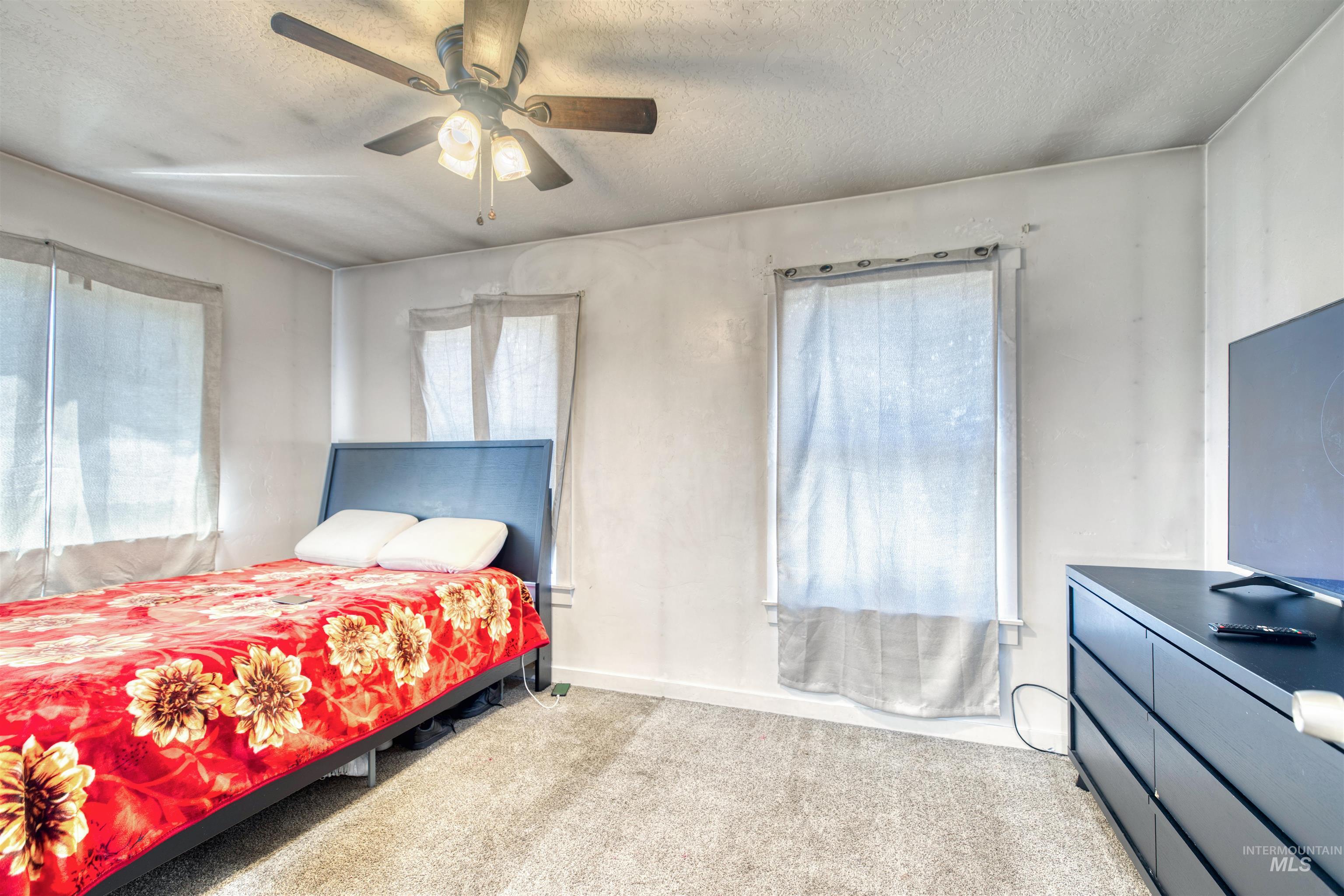 112 E Main St, Nyssa, Oregon 97913, 2 Bedrooms, 1 Bathroom, Residential Income For Sale, Price $520,000,MLS 98954054