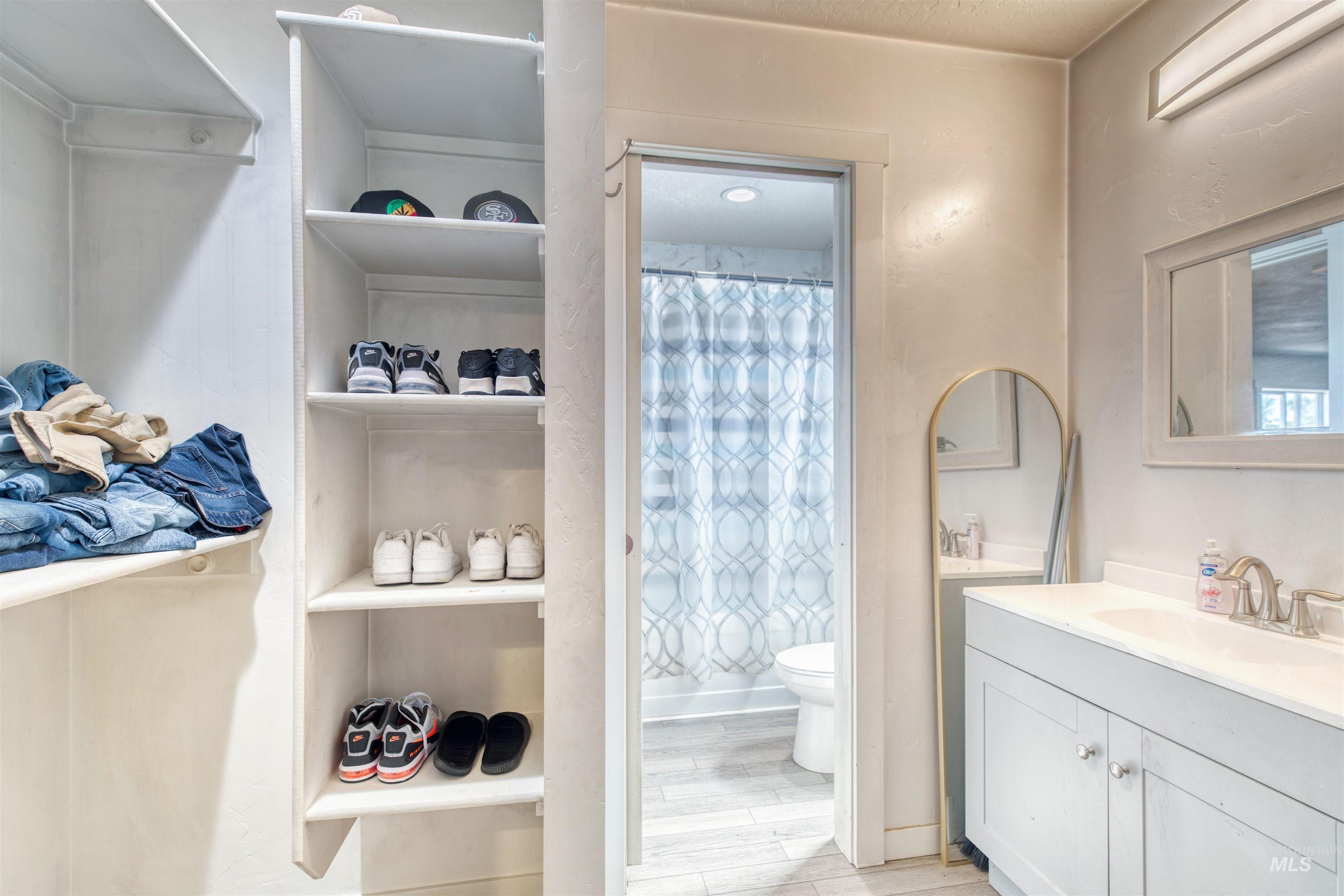 112 E Main St, Nyssa, Oregon 97913, 2 Bedrooms, 1 Bathroom, Residential Income For Sale, Price $520,000,MLS 98954054