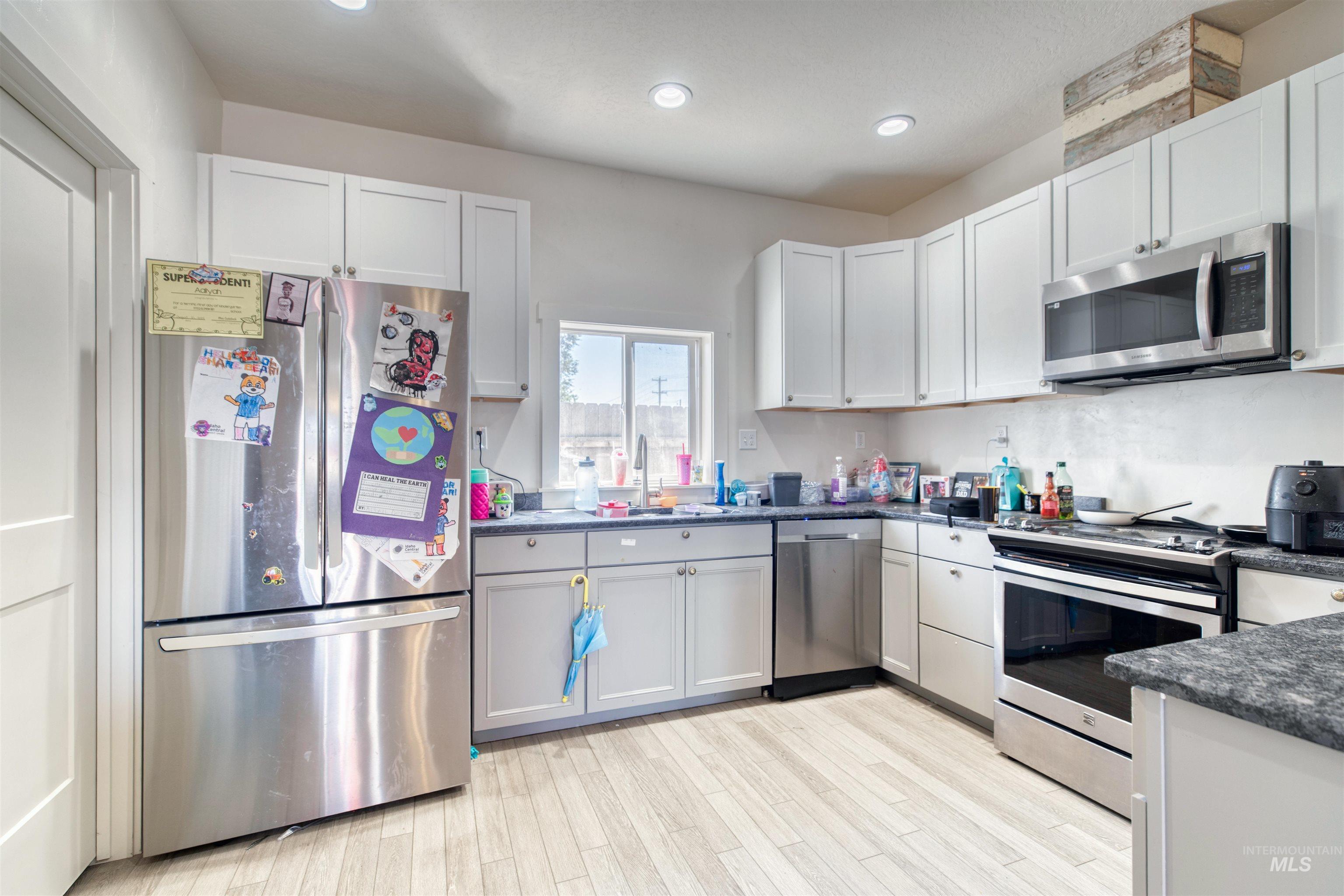 112 E Main St, Nyssa, Oregon 97913, 2 Bedrooms, 1 Bathroom, Residential Income For Sale, Price $520,000,MLS 98954054