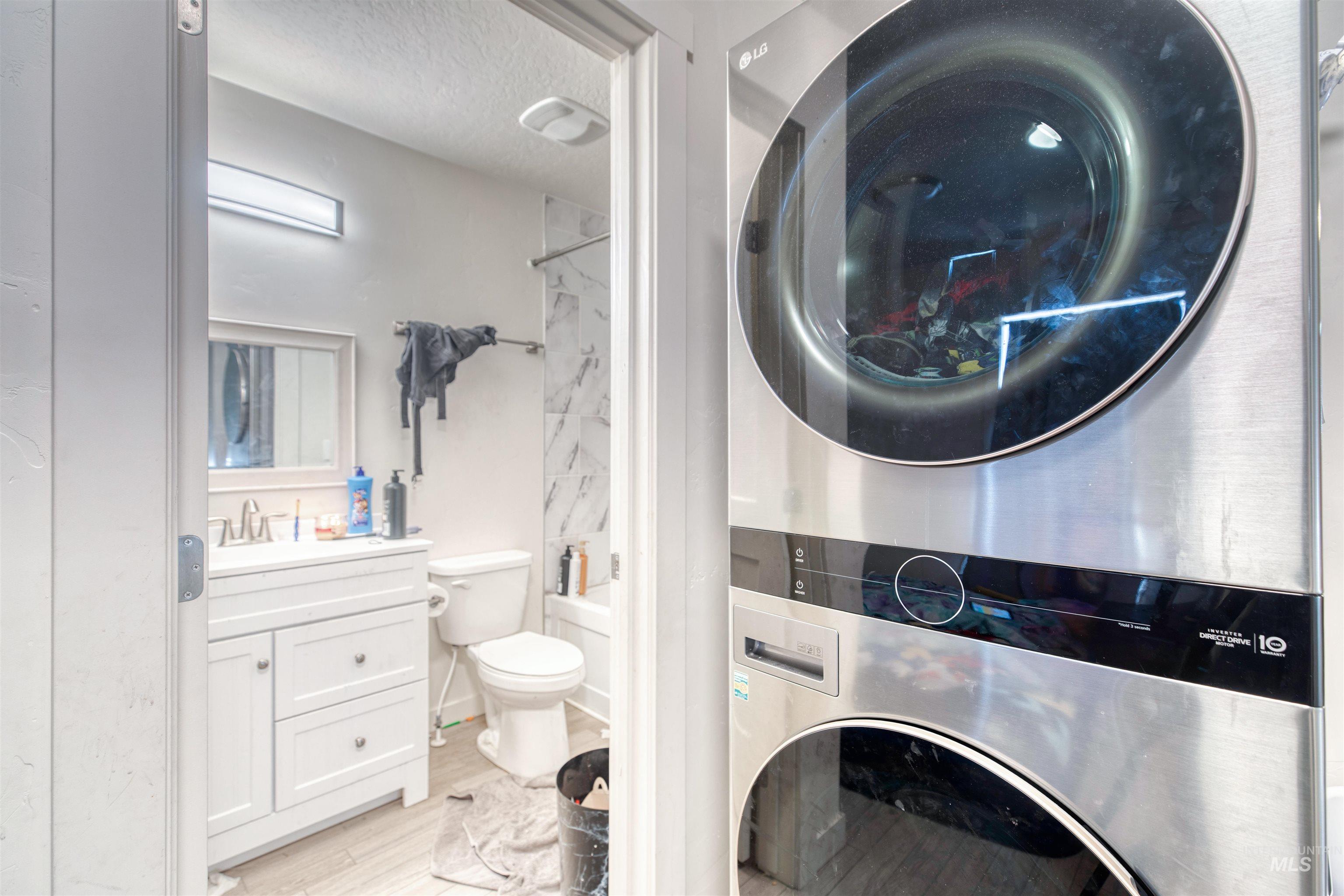 112 E Main St, Nyssa, Oregon 97913, 2 Bedrooms, 1 Bathroom, Residential Income For Sale, Price $520,000,MLS 98954054