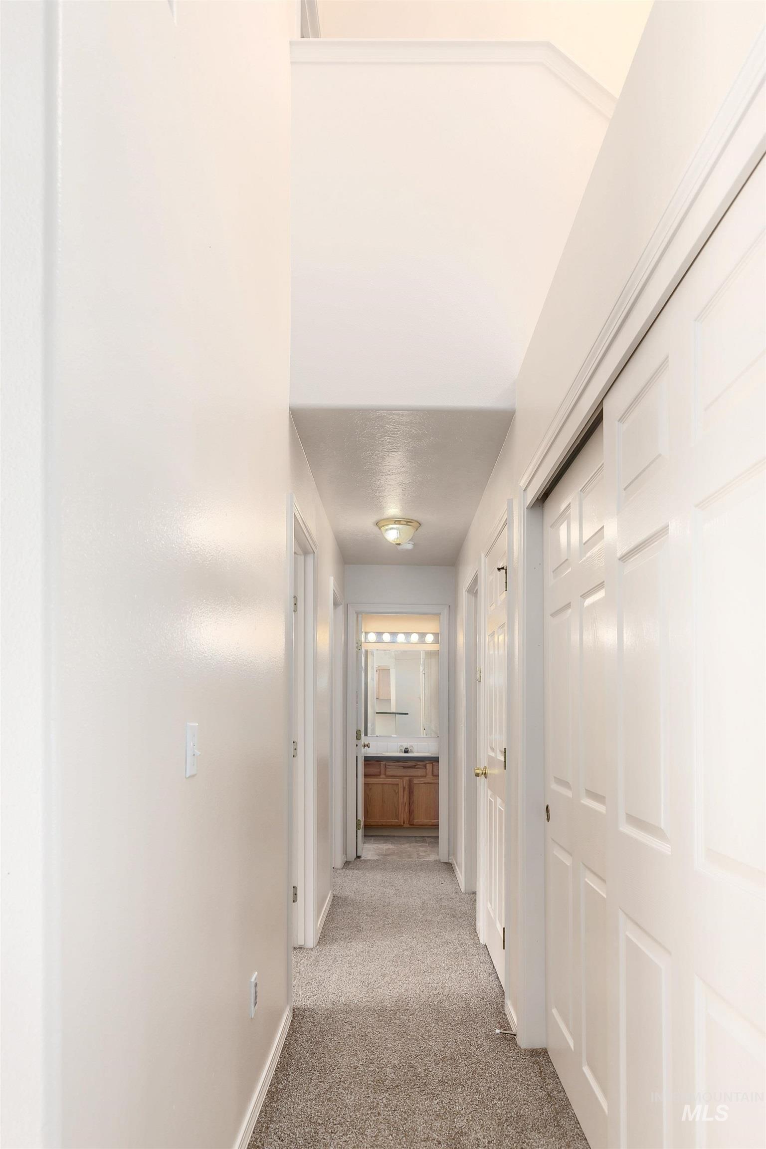 1070 W Honker Dr., Meridian, Idaho 83642, 3 Bedrooms, 2 Bathrooms, Residential For Sale, Price $375,000,MLS 98954126