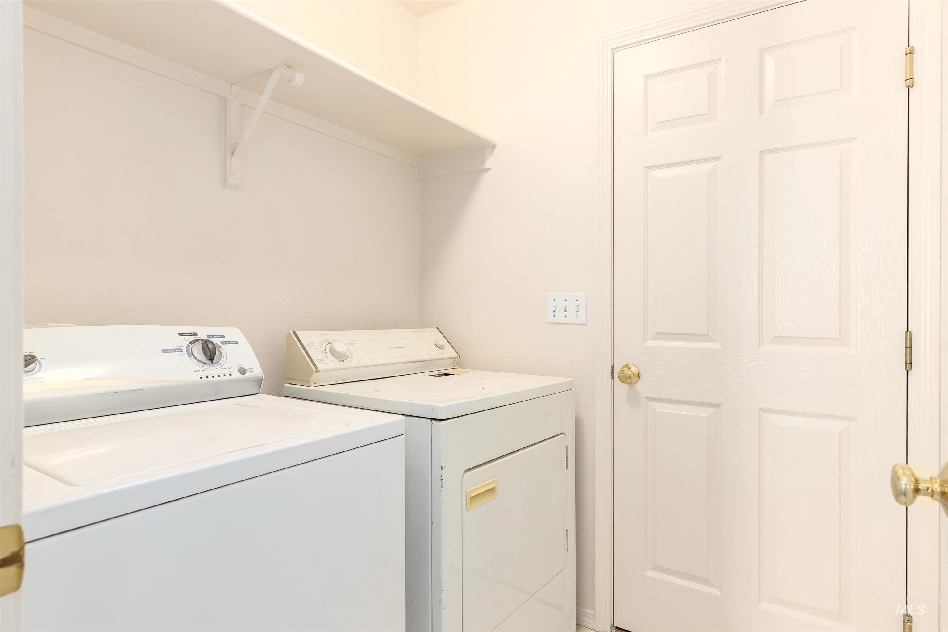 1070 W Honker Dr., Meridian, Idaho 83642, 3 Bedrooms, 2 Bathrooms, Residential For Sale, Price $375,000,MLS 98954126