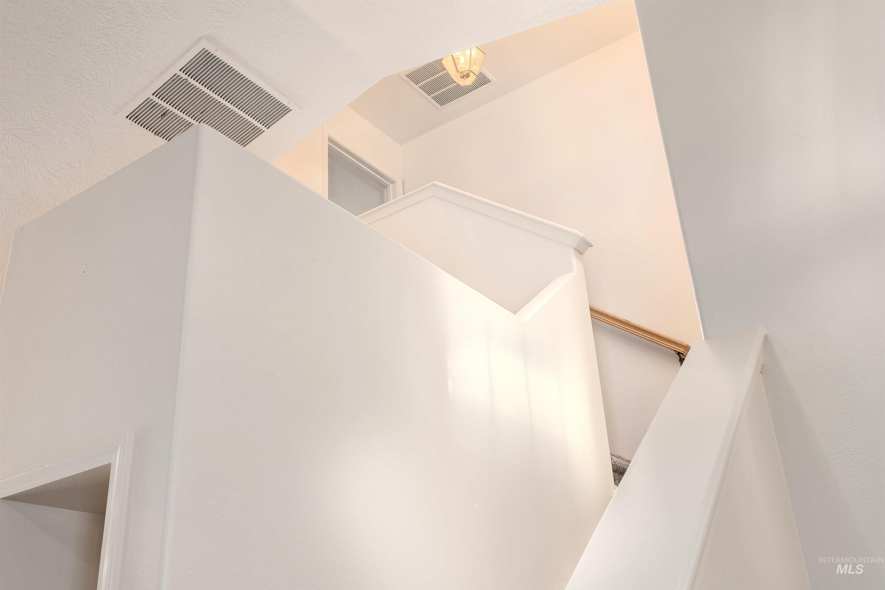 1070 W Honker Dr., Meridian, Idaho 83642, 3 Bedrooms, 2 Bathrooms, Residential For Sale, Price $375,000,MLS 98954126