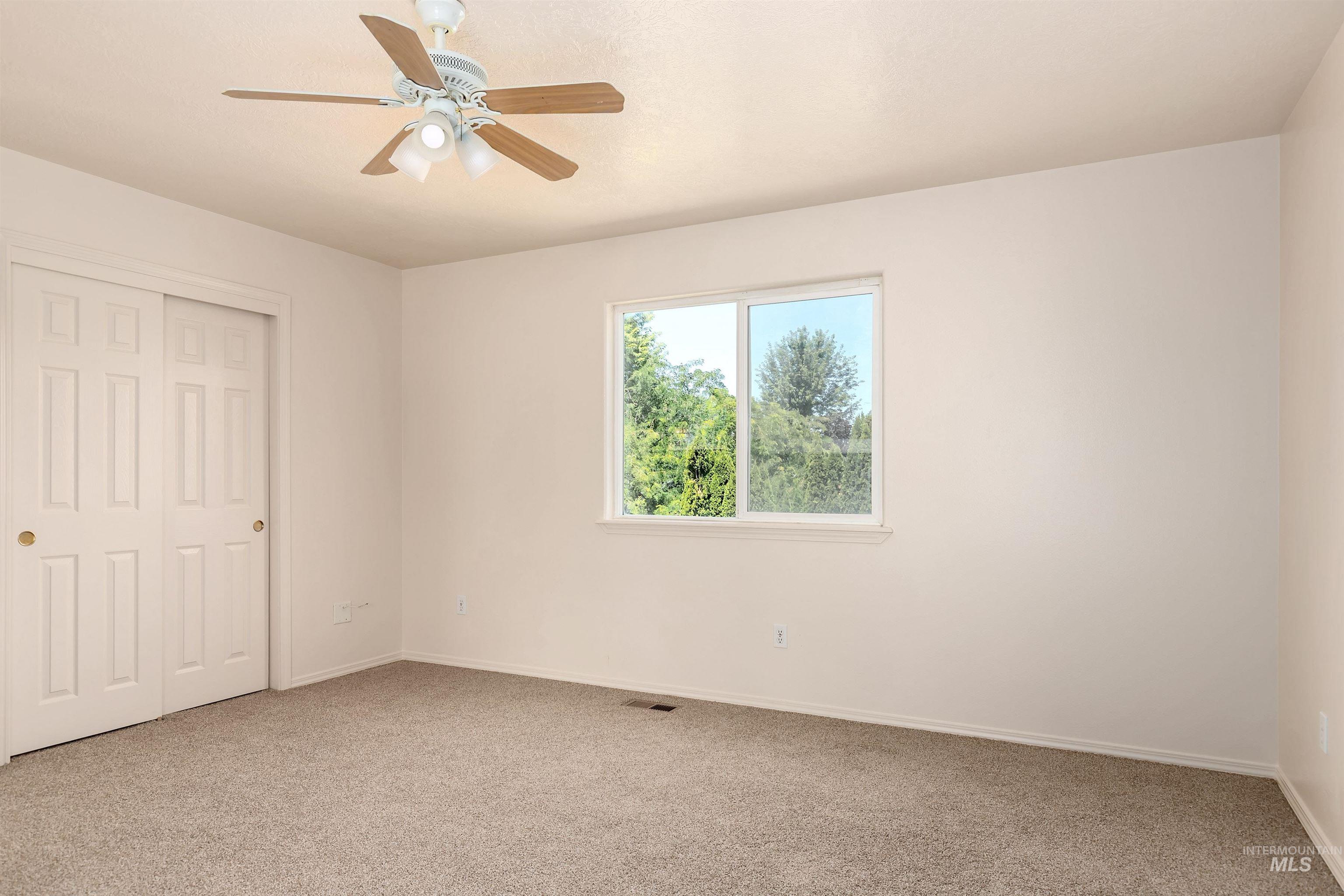 1070 W Honker Dr., Meridian, Idaho 83642, 3 Bedrooms, 2 Bathrooms, Residential For Sale, Price $375,000,MLS 98954126