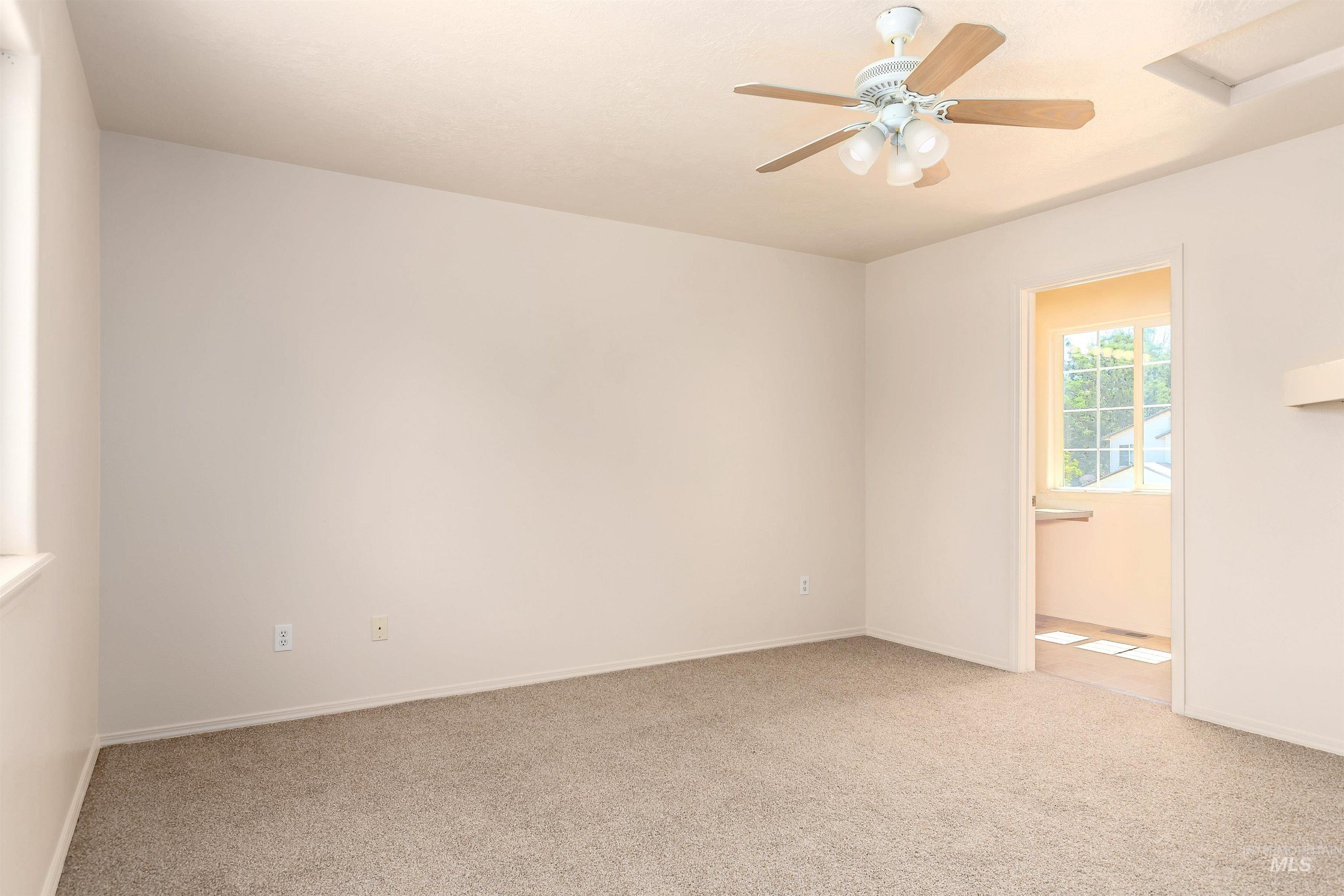 1070 W Honker Dr., Meridian, Idaho 83642, 3 Bedrooms, 2 Bathrooms, Residential For Sale, Price $375,000,MLS 98954126