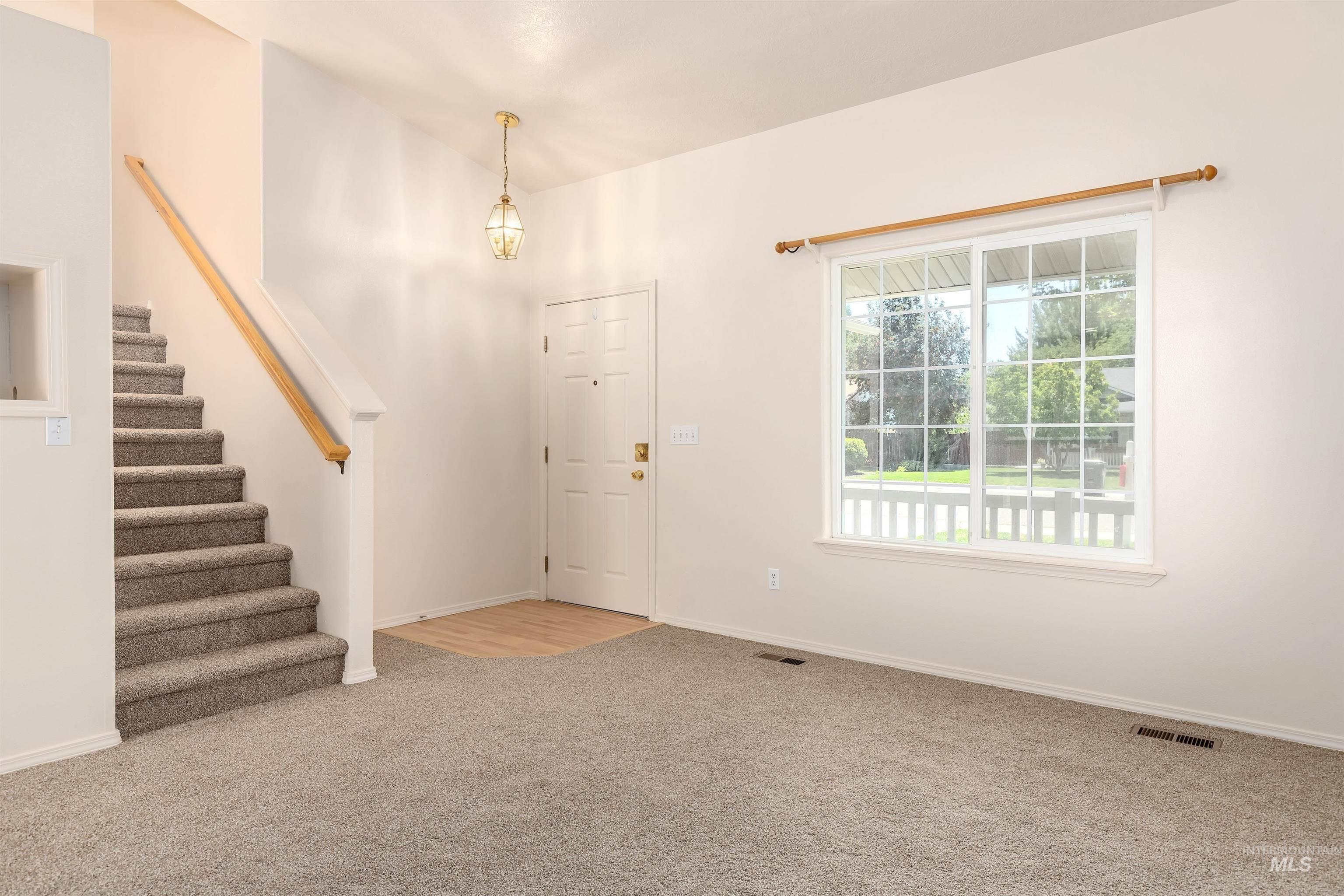 1070 W Honker Dr., Meridian, Idaho 83642, 3 Bedrooms, 2 Bathrooms, Residential For Sale, Price $375,000,MLS 98954126