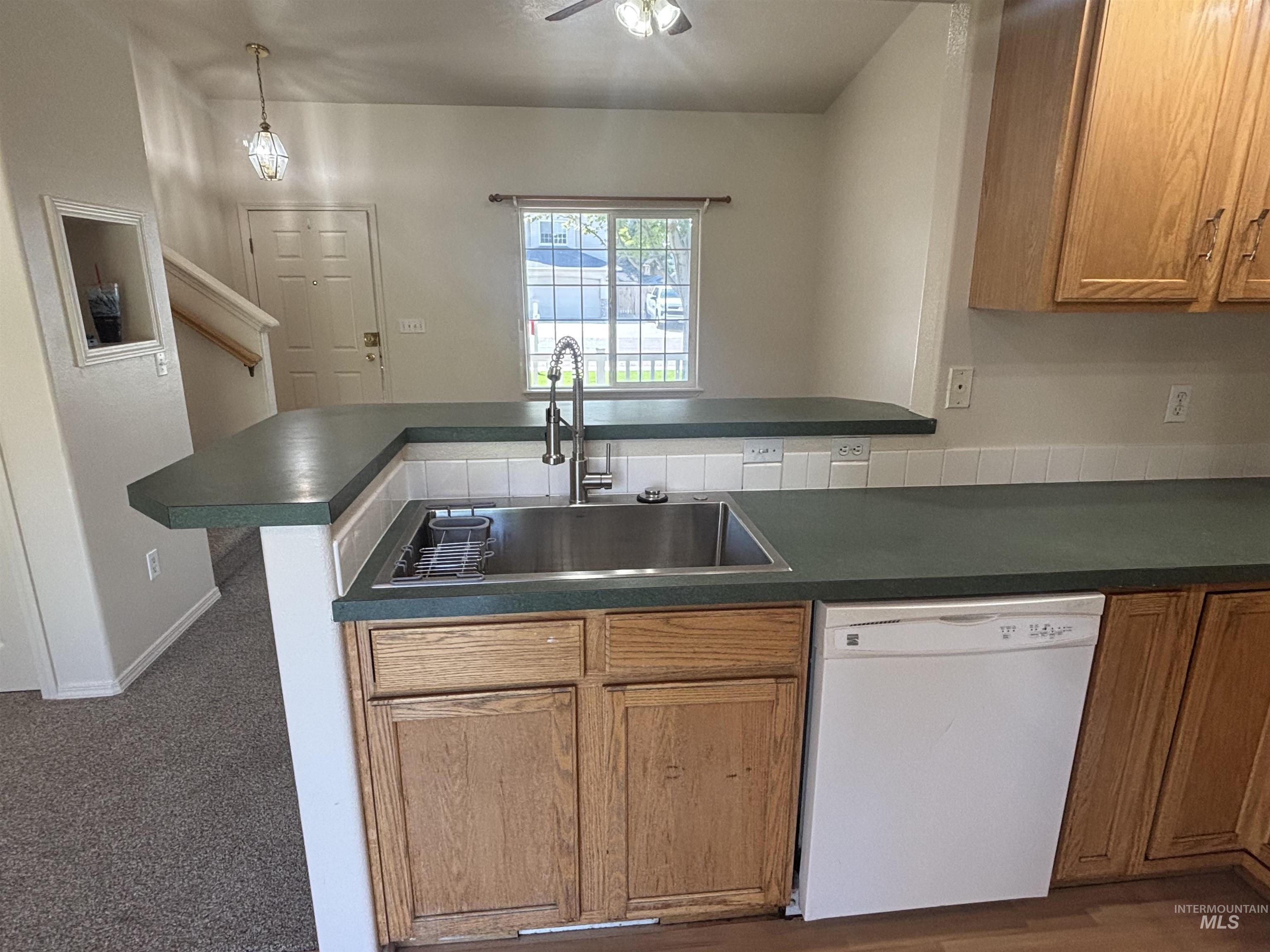 1070 W Honker Dr., Meridian, Idaho 83642, 3 Bedrooms, 2 Bathrooms, Residential For Sale, Price $375,000,MLS 98954126