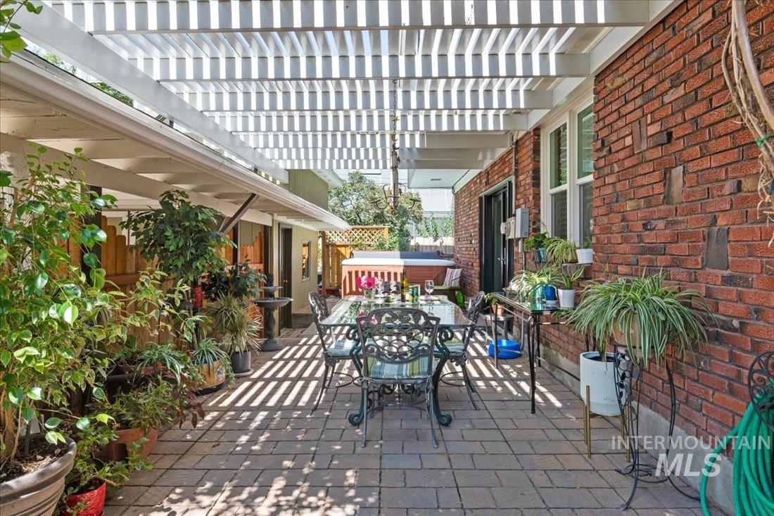 2401 N 26Th St, Boise, Idaho 83702, 4 Bedrooms, 2 Bathrooms, Residential Income For Sale, Price $1,295,000, 98954197