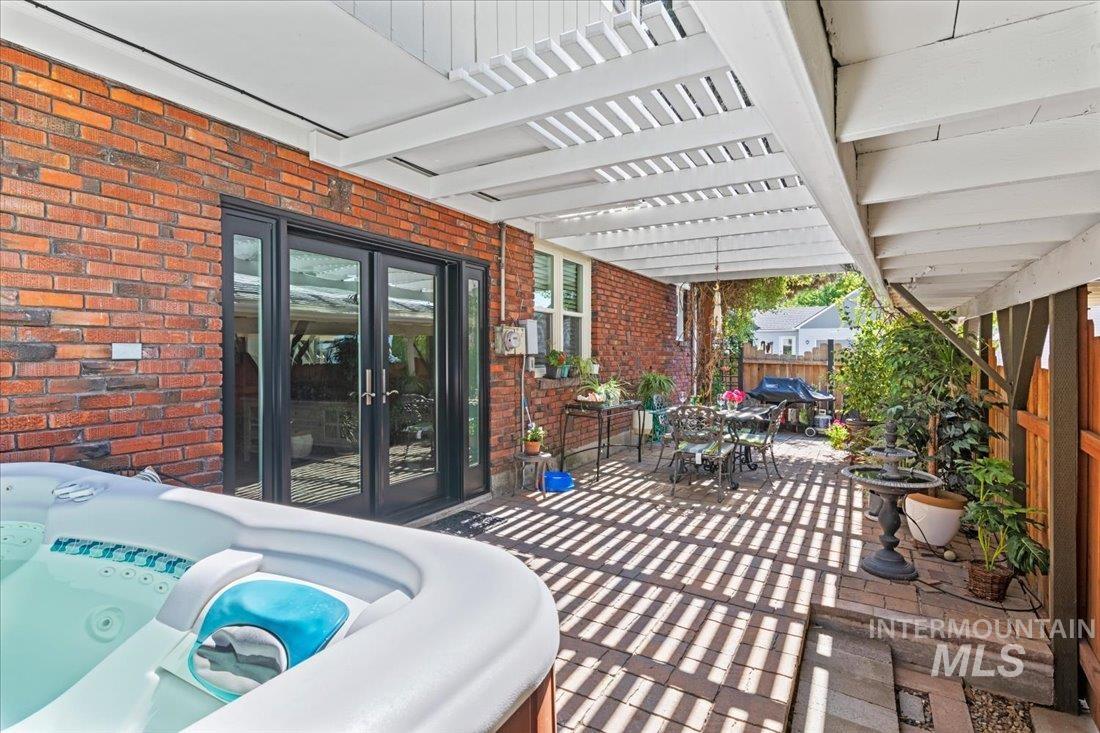 2401 N 26Th St, Boise, Idaho 83702, 4 Bedrooms, 2 Bathrooms, Residential Income For Sale, Price $1,295,000, 98954197