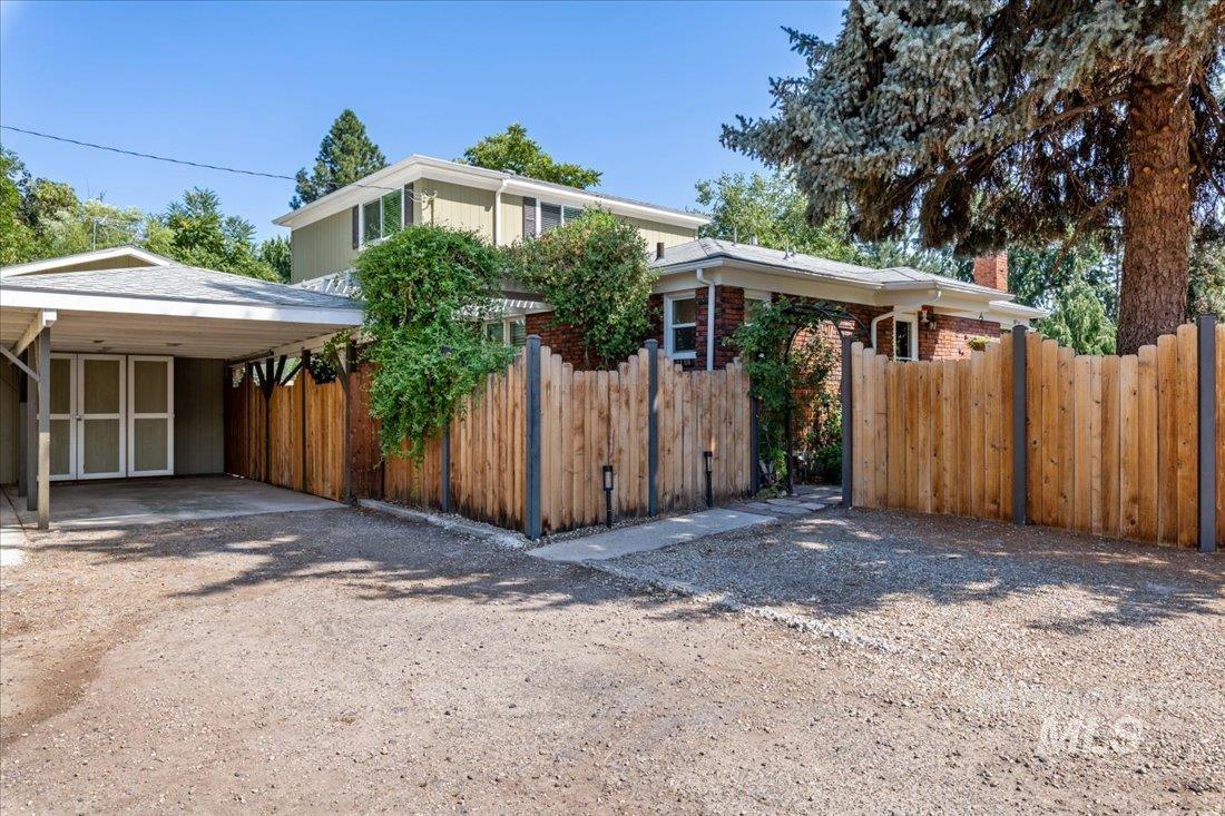 2401 N 26Th St, Boise, Idaho 83702, 4 Bedrooms, 2 Bathrooms, Residential Income For Sale, Price $1,295,000, 98954197