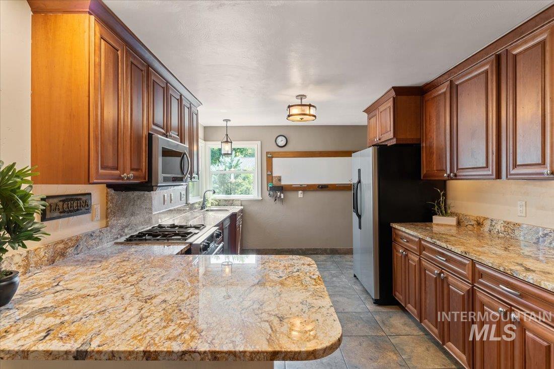 2401 N 26Th St, Boise, Idaho 83702, 4 Bedrooms, 2 Bathrooms, Residential Income For Sale, Price $1,295,000, 98954197