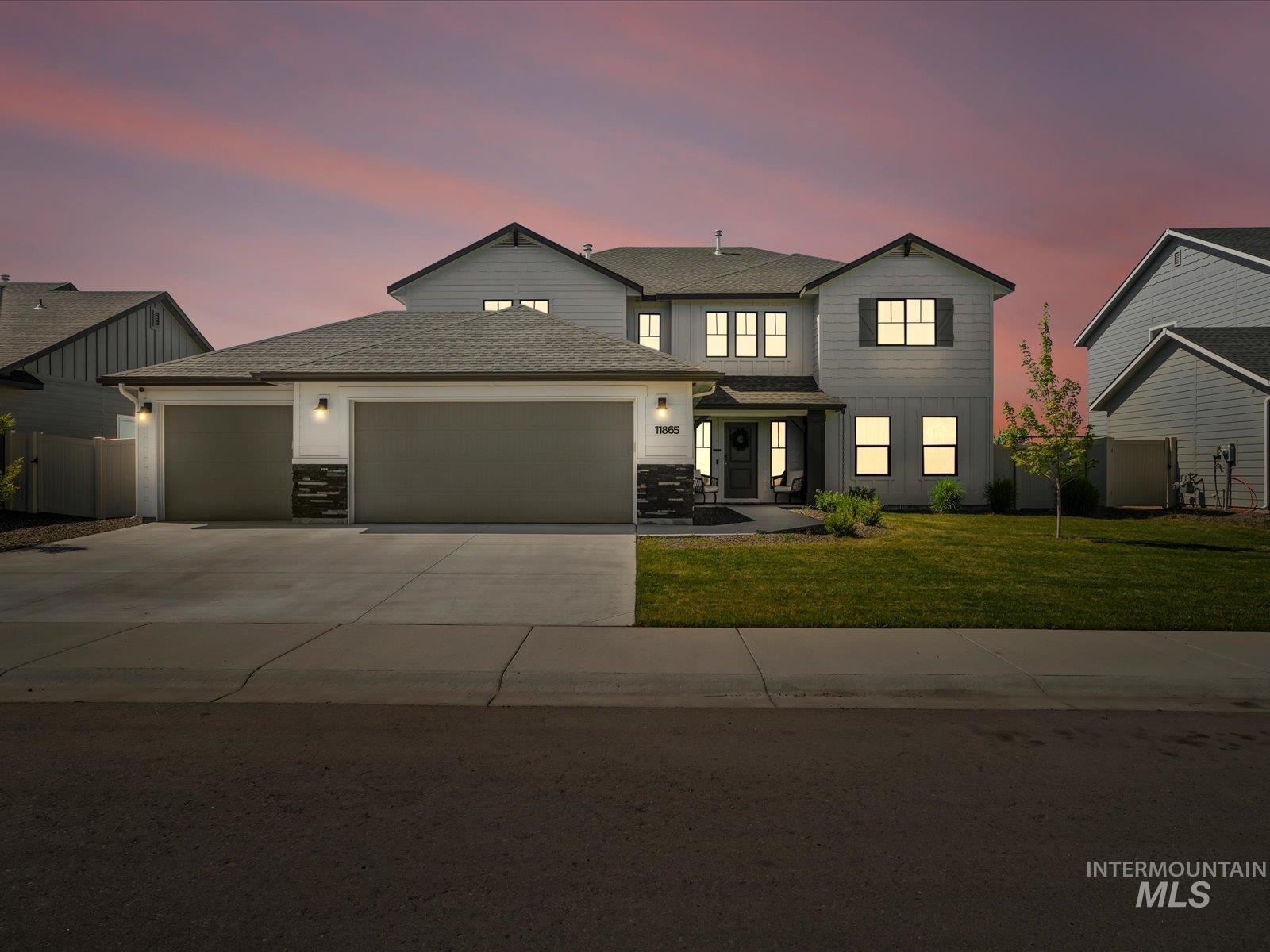 11865 W Red Clover St, Star, Idaho 83669, 4 Bedrooms, 3 Bathrooms, Residential For Sale, Price $574,990,MLS 98954201