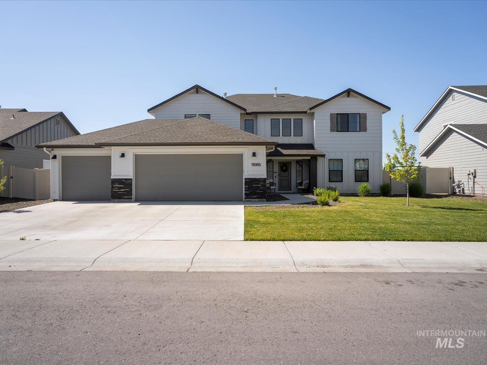 11865 W Red Clover St, Star, Idaho 83669, 4 Bedrooms, 3 Bathrooms, Residential For Sale, Price $574,990,MLS 98954201