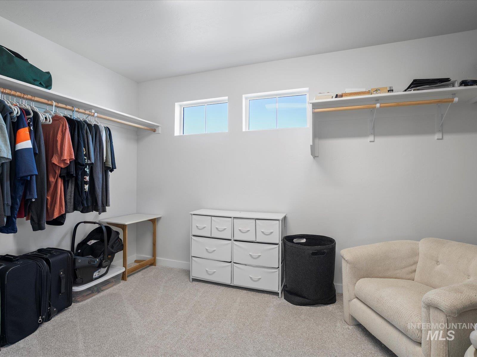 11865 W Red Clover St, Star, Idaho 83669, 4 Bedrooms, 3 Bathrooms, Residential For Sale, Price $574,990,MLS 98954201