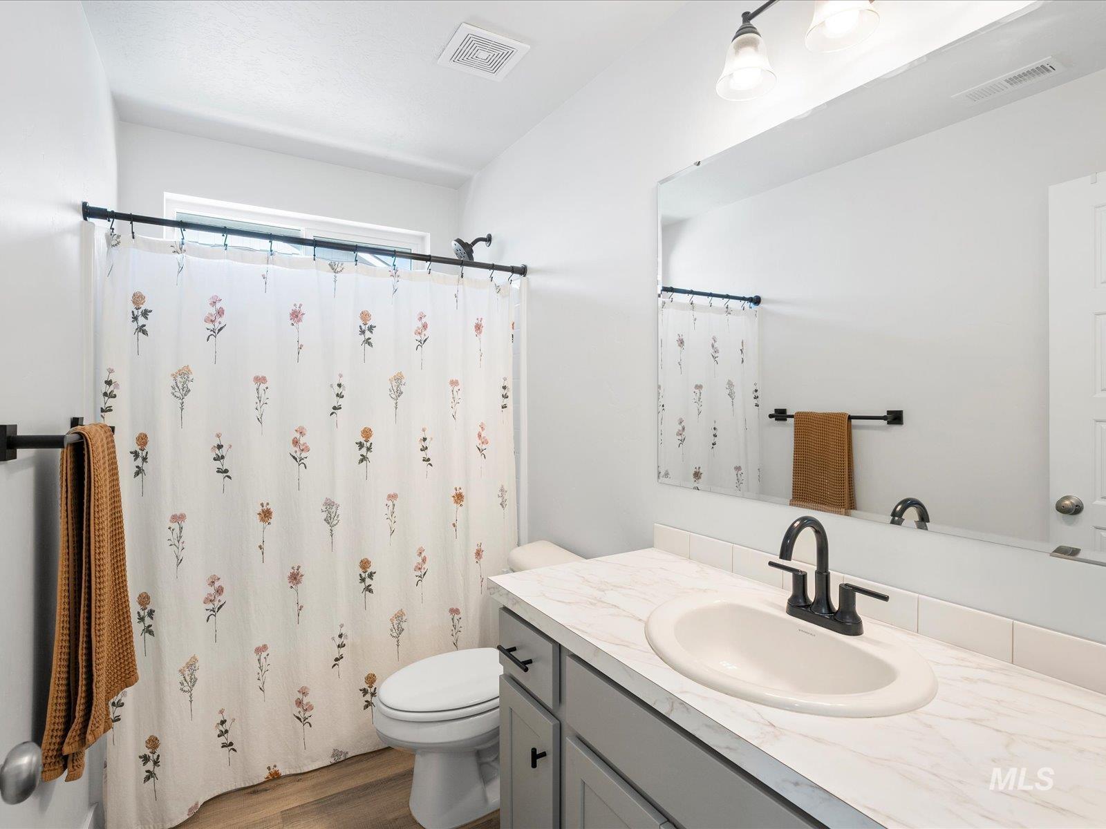 11865 W Red Clover St, Star, Idaho 83669, 4 Bedrooms, 3 Bathrooms, Residential For Sale, Price $574,990,MLS 98954201