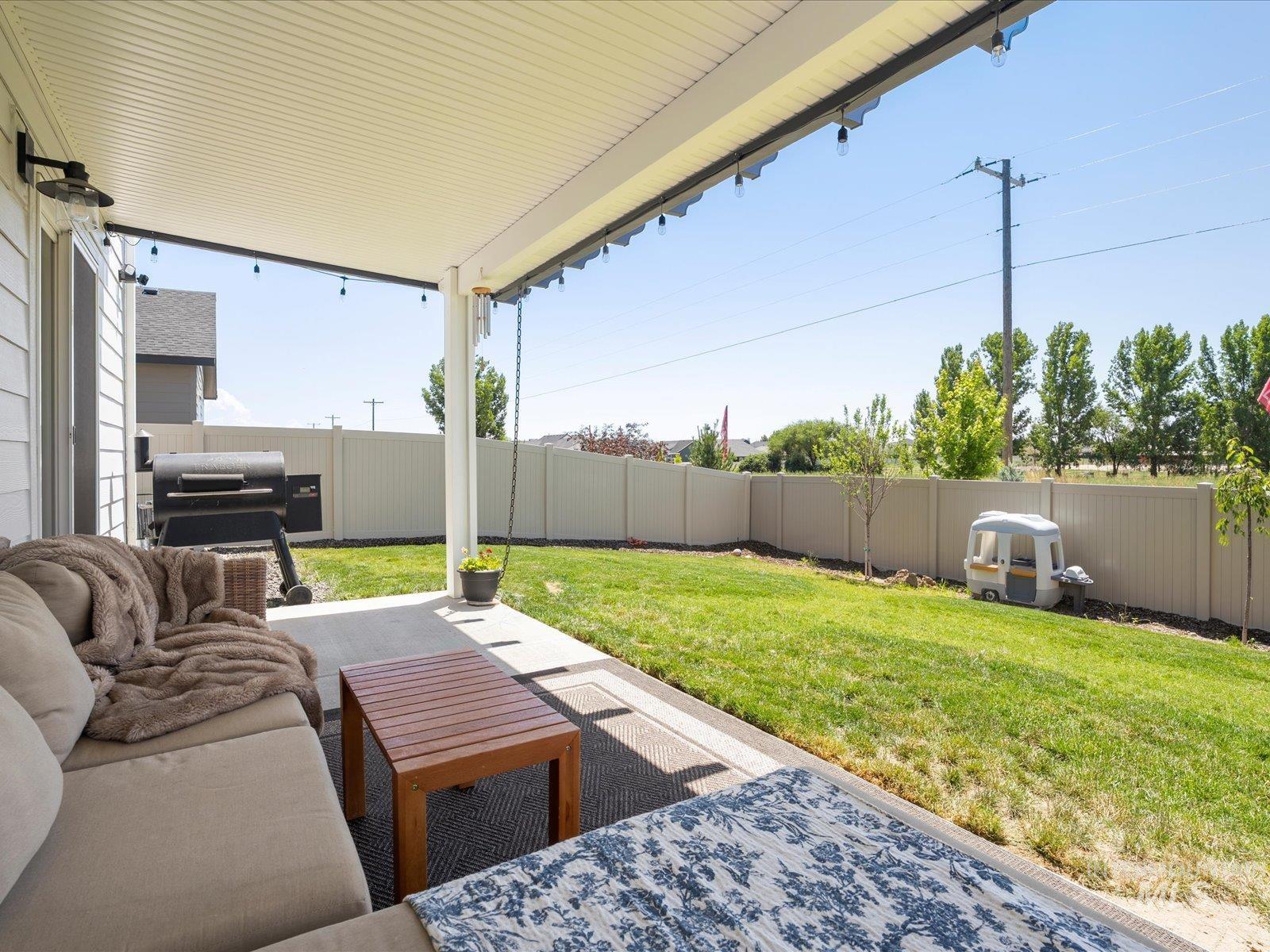 11865 W Red Clover St, Star, Idaho 83669, 4 Bedrooms, 3 Bathrooms, Residential For Sale, Price $574,990,MLS 98954201