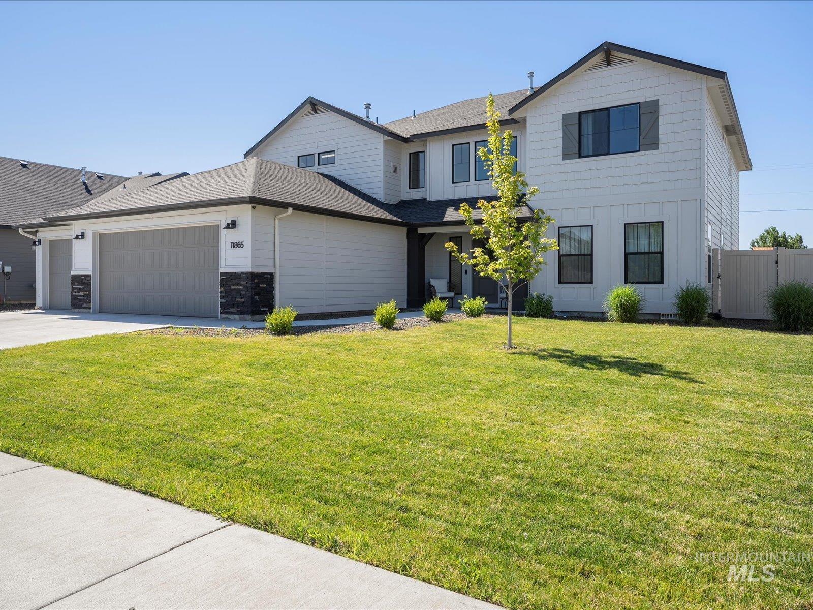 11865 W Red Clover St, Star, Idaho 83669, 4 Bedrooms, 3 Bathrooms, Residential For Sale, Price $574,990,MLS 98954201