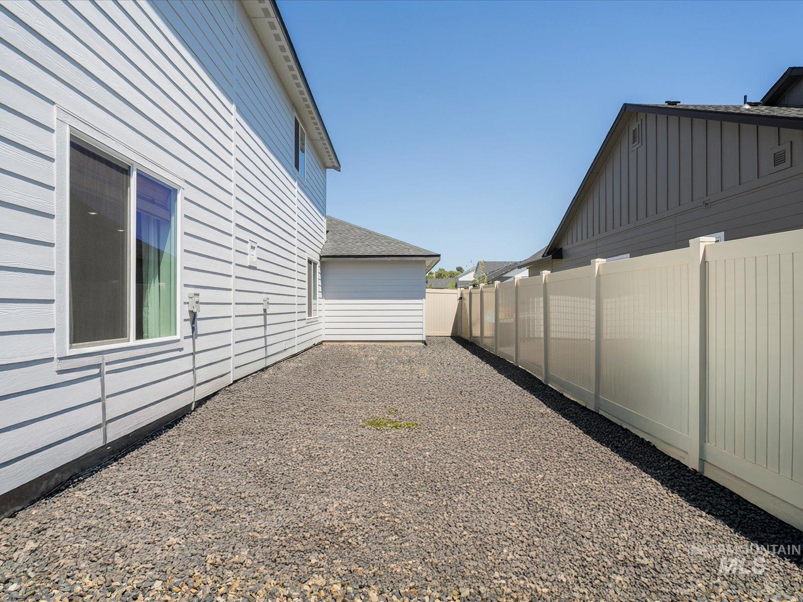 11865 W Red Clover St, Star, Idaho 83669, 4 Bedrooms, 3 Bathrooms, Residential For Sale, Price $574,990,MLS 98954201