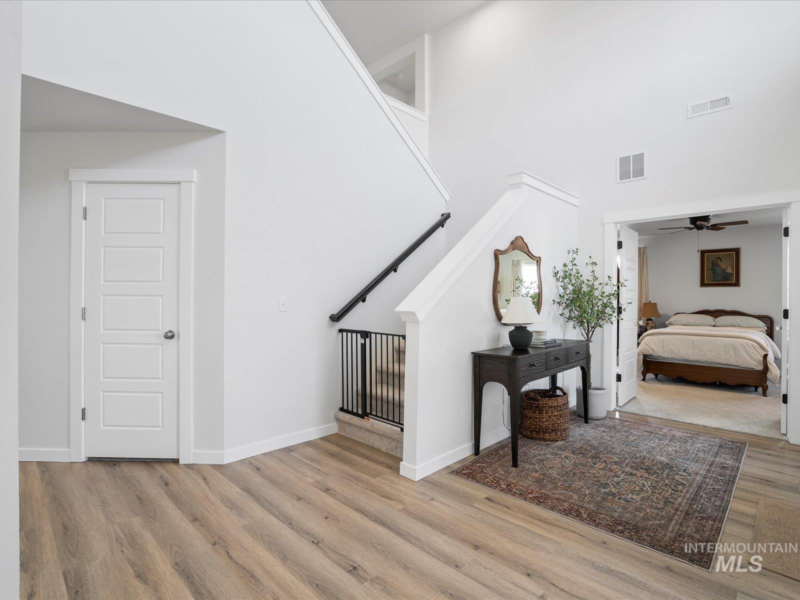 11865 W Red Clover St, Star, Idaho 83669, 4 Bedrooms, 3 Bathrooms, Residential For Sale, Price $574,990,MLS 98954201