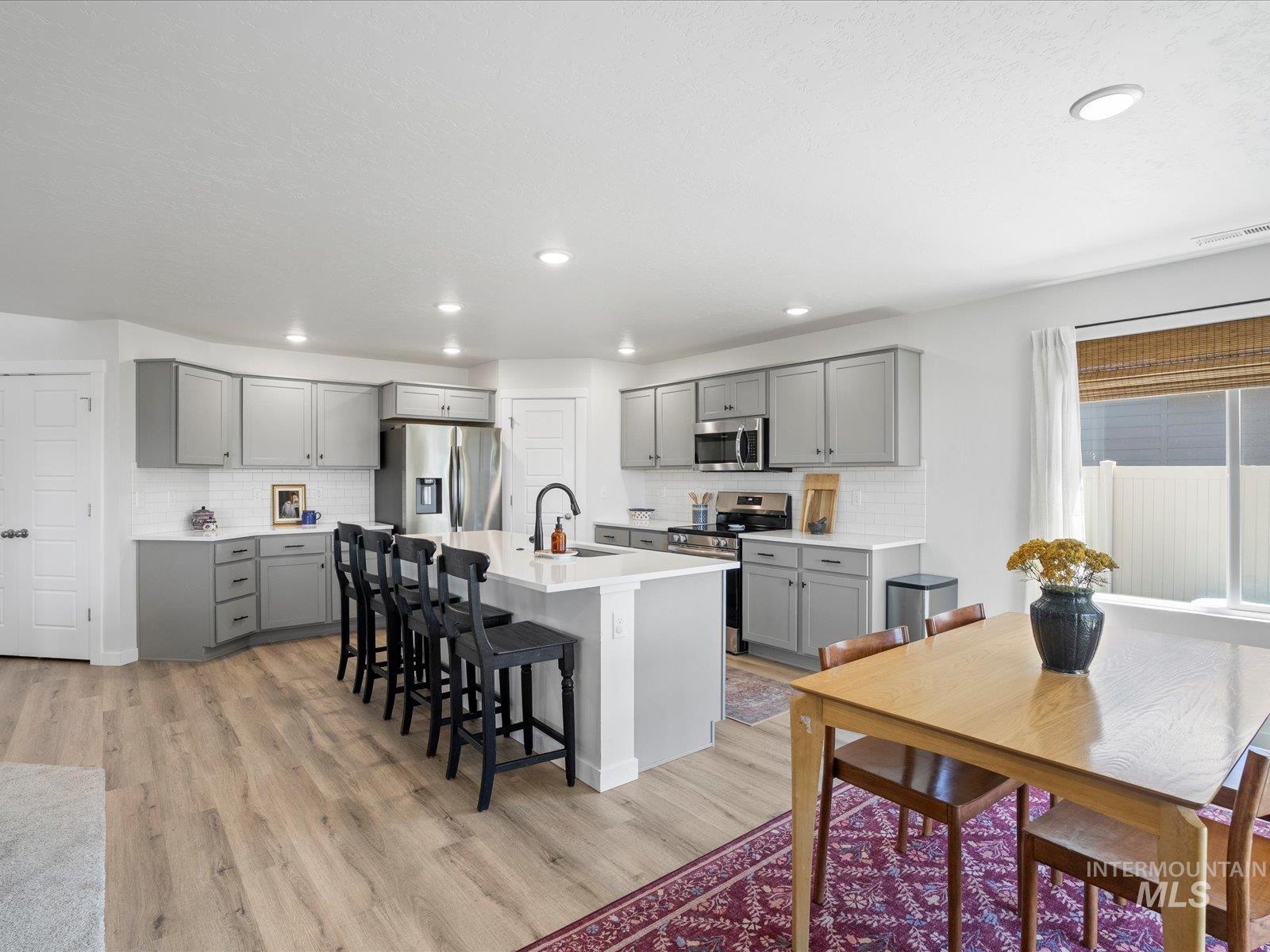 11865 W Red Clover St, Star, Idaho 83669, 4 Bedrooms, 3 Bathrooms, Residential For Sale, Price $574,990,MLS 98954201