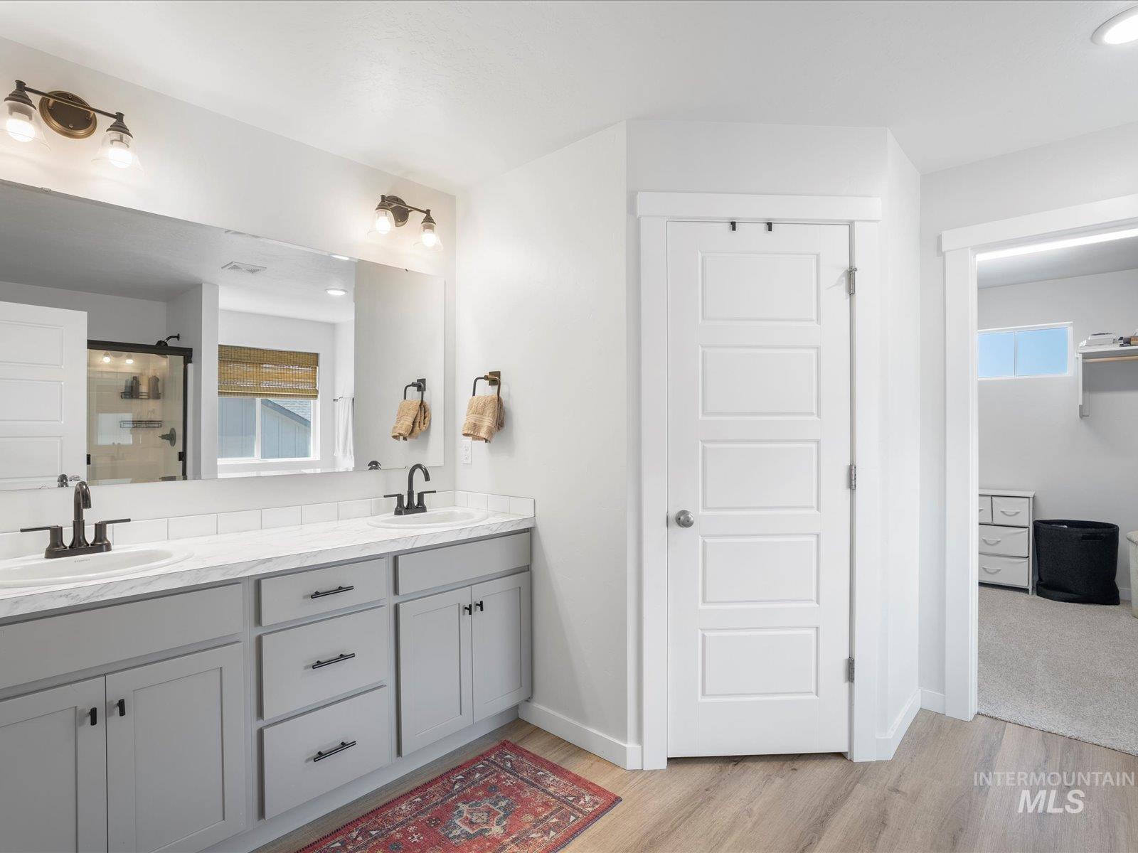 11865 W Red Clover St, Star, Idaho 83669, 4 Bedrooms, 3 Bathrooms, Residential For Sale, Price $574,990,MLS 98954201