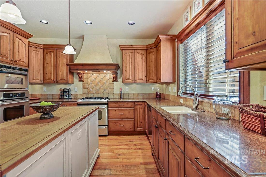 622 Blue Water Circle, McCall, Idaho 83638, 3 Bedrooms, 3.5 Bathrooms, Residential For Sale, Price $1,372,000,MLS 98954227