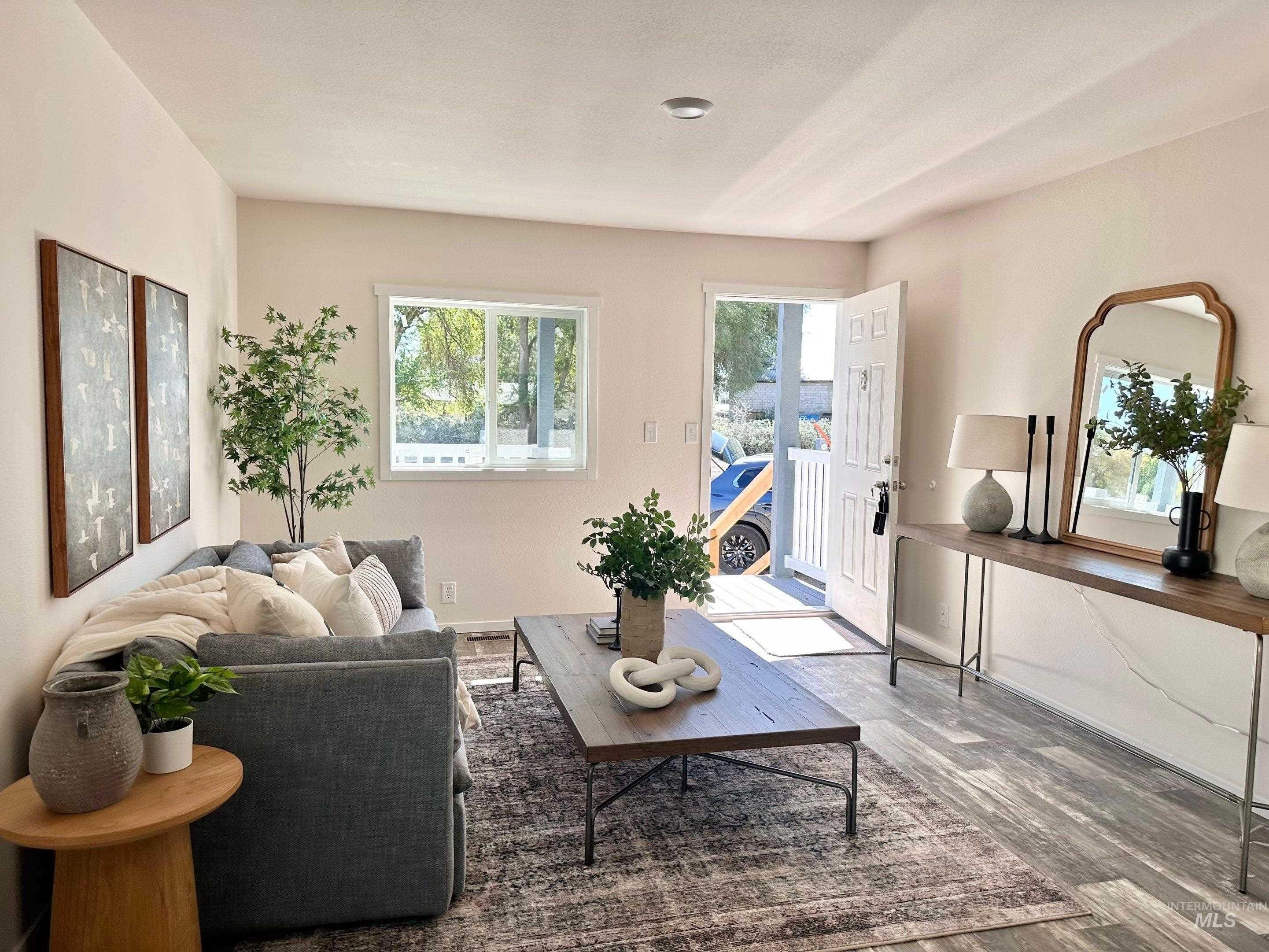 370 W 12th South, Mountain Home, Idaho 83647, 2 Bedrooms, 1 Bathroom, Residential For Sale, Price $80,000, 98954229