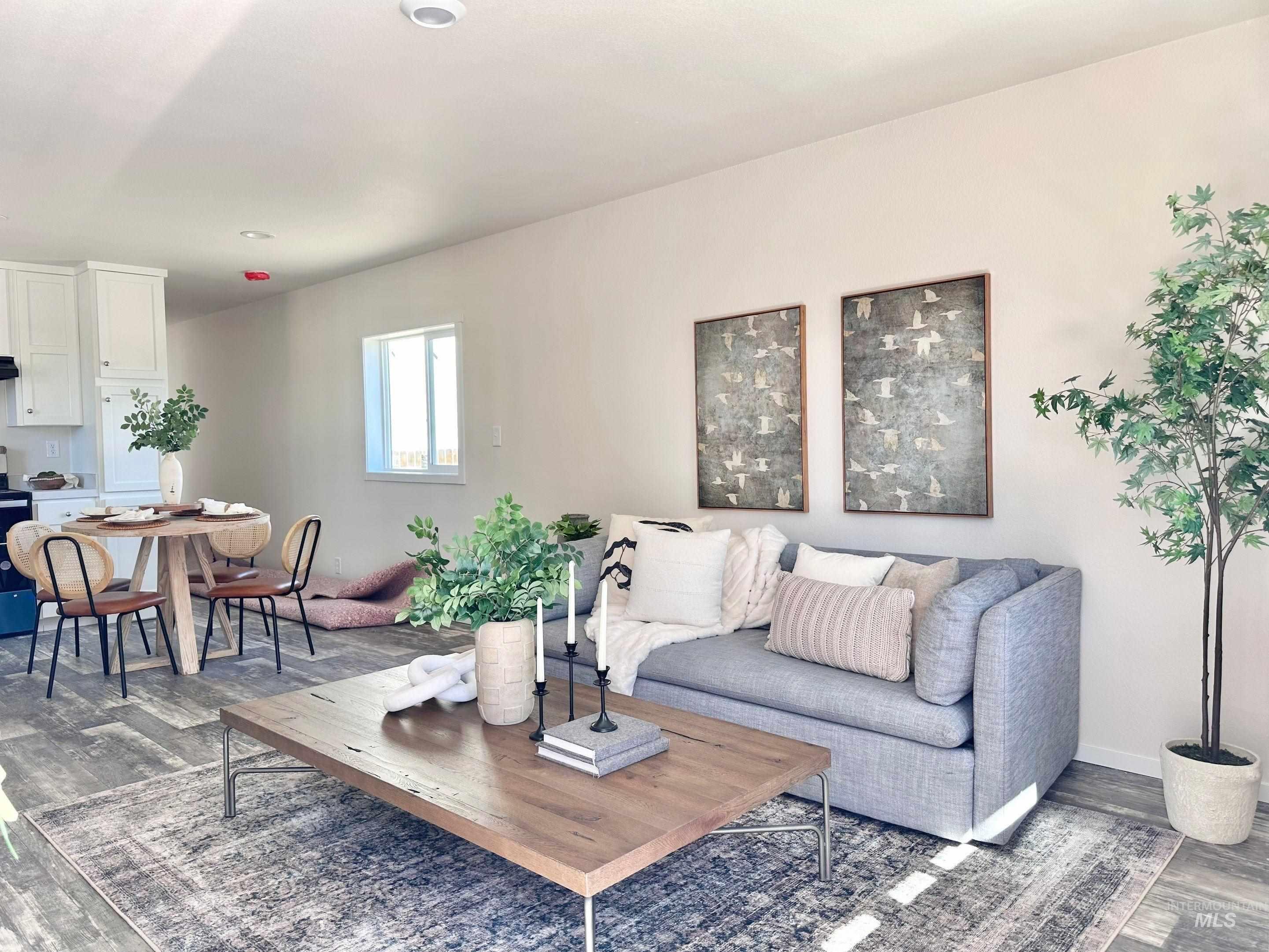 370 W 12th South, Mountain Home, Idaho 83647, 2 Bedrooms, 1 Bathroom, Residential For Sale, Price $80,000, 98954229