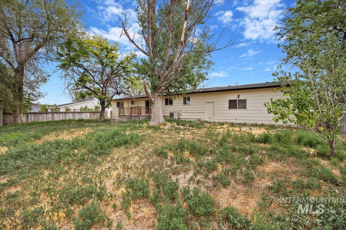 934 Fair St., Buhl, Idaho 83316, 6 Bedrooms, 3 Bathrooms, Residential For Sale, Price $379,900,MLS 98954232