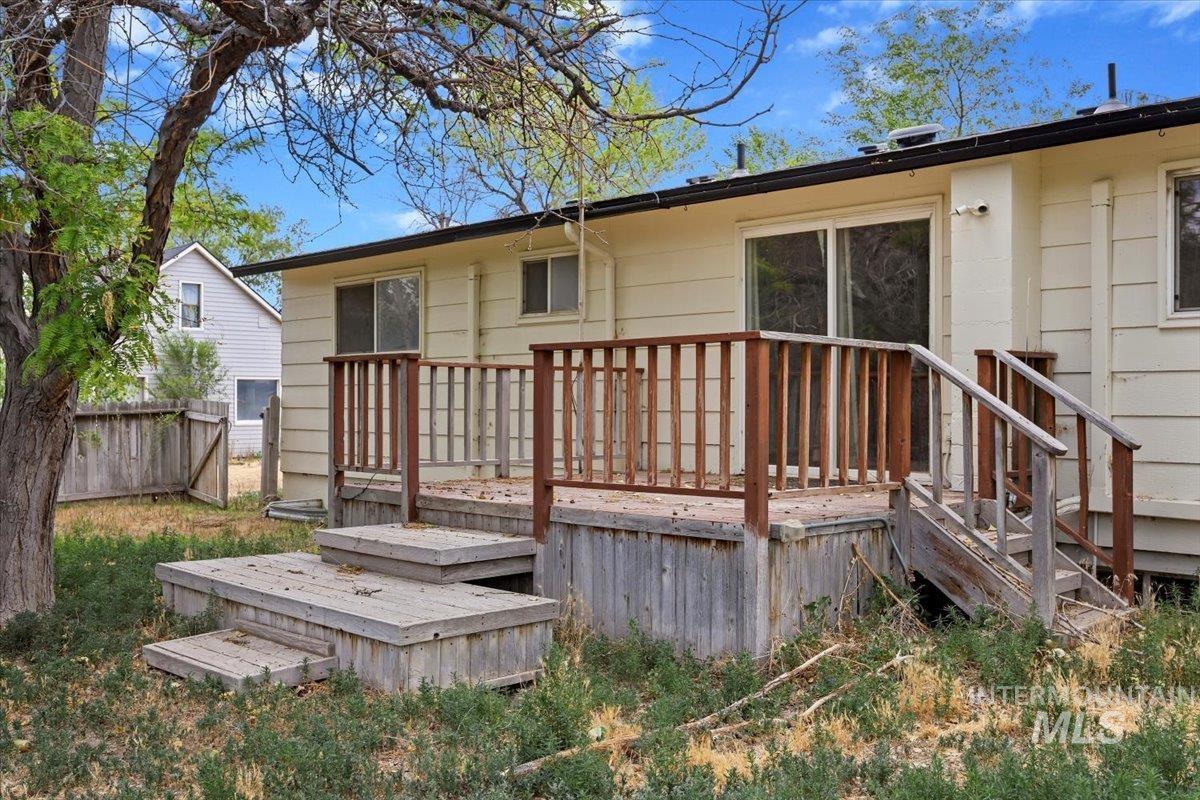 934 Fair St., Buhl, Idaho 83316, 6 Bedrooms, 3 Bathrooms, Residential For Sale, Price $379,900,MLS 98954232