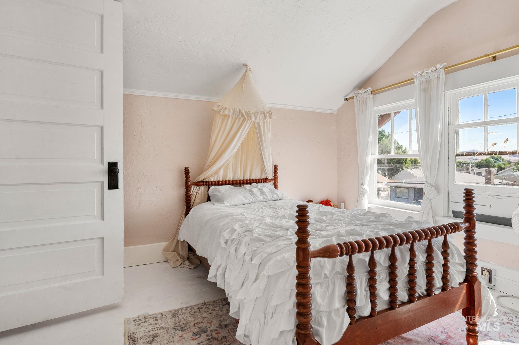 710 12th Street, Clarkston, Washington 99403, 4 Bedrooms, 2 Bathrooms, Residential For Sale, Price $335,000,MLS 98954360