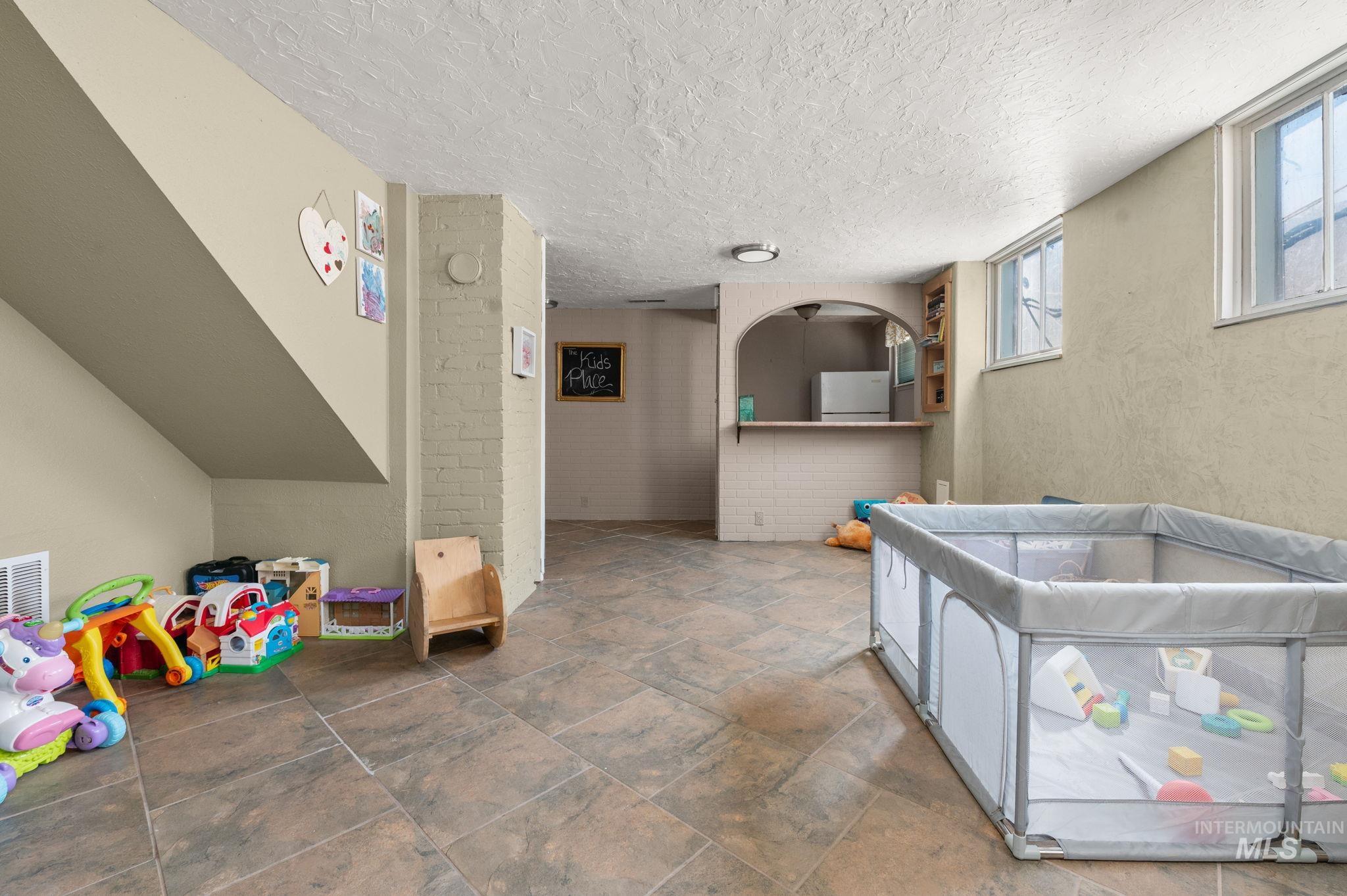 710 12th Street, Clarkston, Washington 99403, 4 Bedrooms, 2 Bathrooms, Residential For Sale, Price $335,000,MLS 98954360