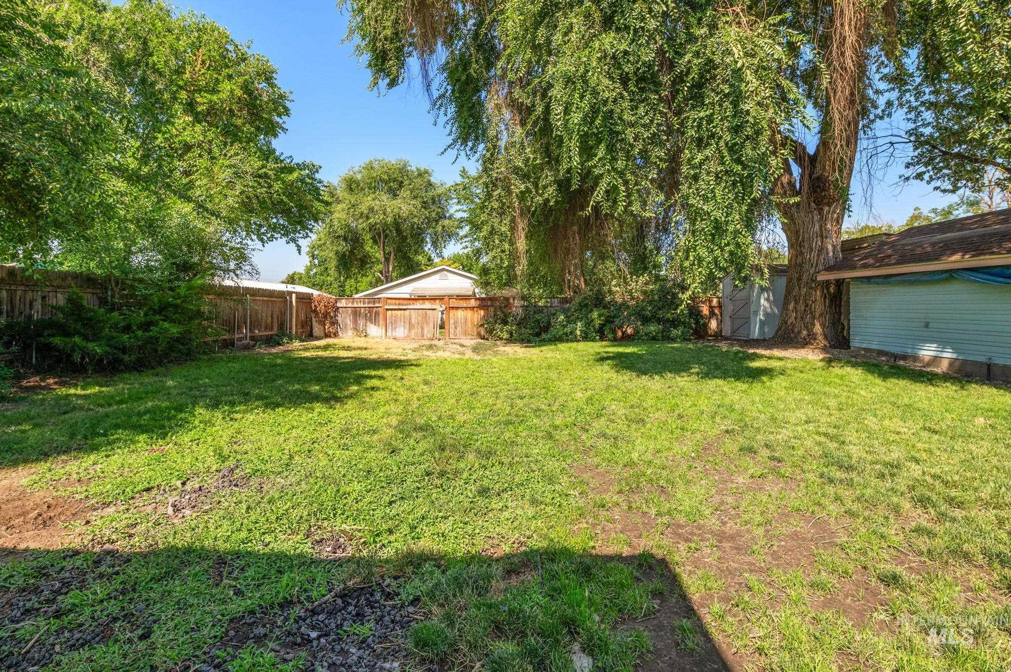 710 12th Street, Clarkston, Washington 99403, 4 Bedrooms, 2 Bathrooms, Residential For Sale, Price $335,000,MLS 98954360