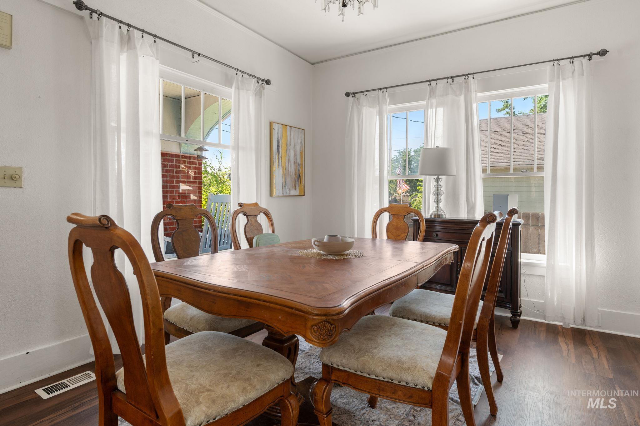 710 12th Street, Clarkston, Washington 99403, 4 Bedrooms, 2 Bathrooms, Residential For Sale, Price $335,000,MLS 98954360