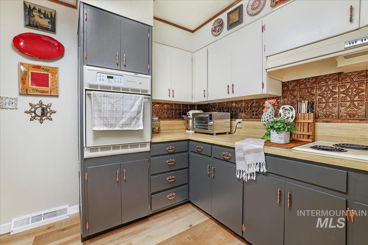 917 Del Mar Circle, Twin Falls, Idaho 83301, 4 Bedrooms, 2.5 Bathrooms, Residential For Sale, Price $350,000,MLS 98954378