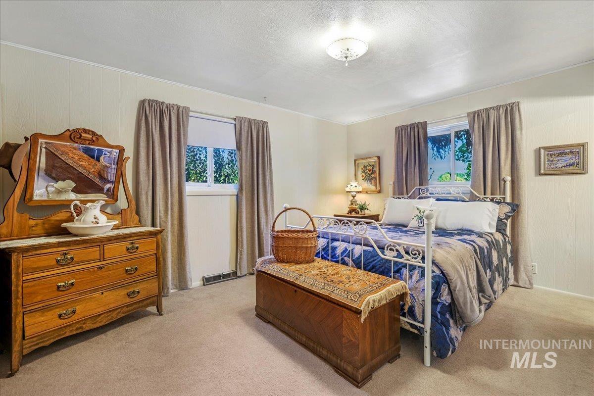 917 Del Mar Circle, Twin Falls, Idaho 83301, 4 Bedrooms, 2.5 Bathrooms, Residential For Sale, Price $350,000,MLS 98954378