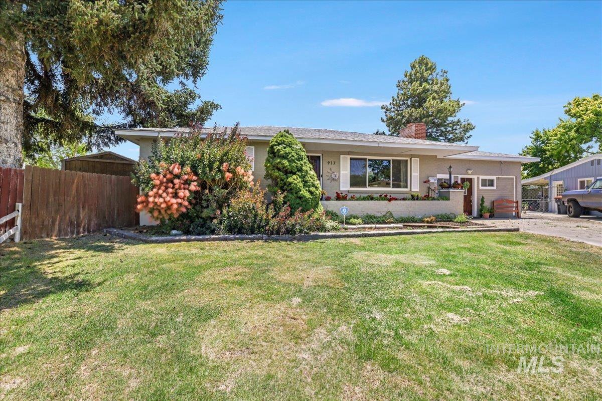 917 Del Mar Circle, Twin Falls, Idaho 83301, 4 Bedrooms, 2.5 Bathrooms, Residential For Sale, Price $350,000,MLS 98954378