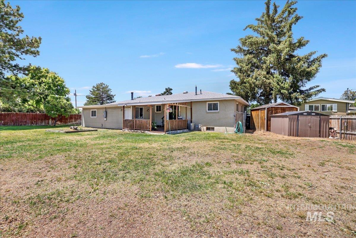 917 Del Mar Circle, Twin Falls, Idaho 83301, 4 Bedrooms, 2.5 Bathrooms, Residential For Sale, Price $350,000,MLS 98954378