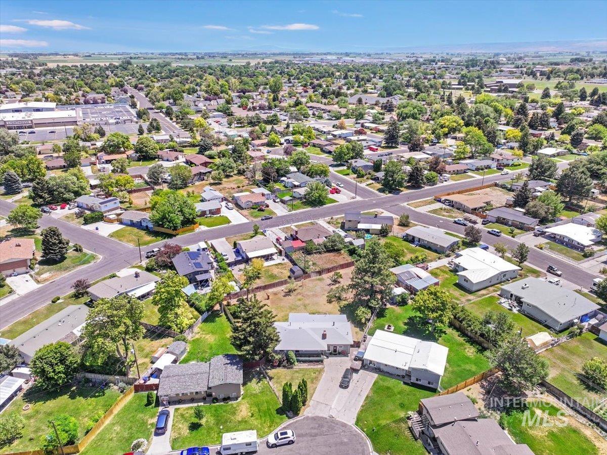 917 Del Mar Circle, Twin Falls, Idaho 83301, 4 Bedrooms, 2.5 Bathrooms, Residential For Sale, Price $350,000,MLS 98954378