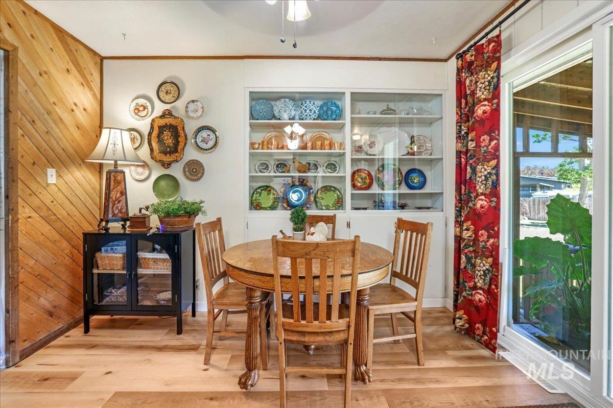 917 Del Mar Circle, Twin Falls, Idaho 83301, 4 Bedrooms, 2.5 Bathrooms, Residential For Sale, Price $350,000,MLS 98954378