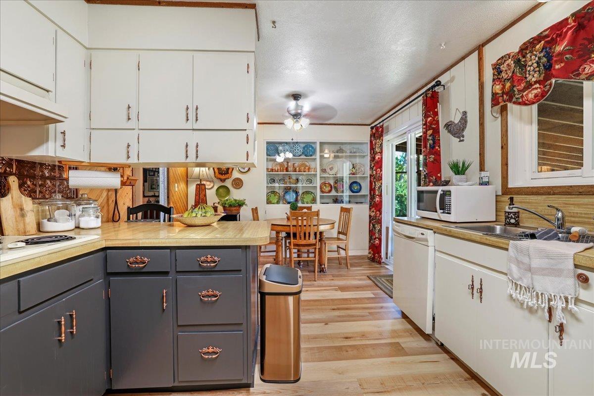 917 Del Mar Circle, Twin Falls, Idaho 83301, 4 Bedrooms, 2.5 Bathrooms, Residential For Sale, Price $350,000,MLS 98954378