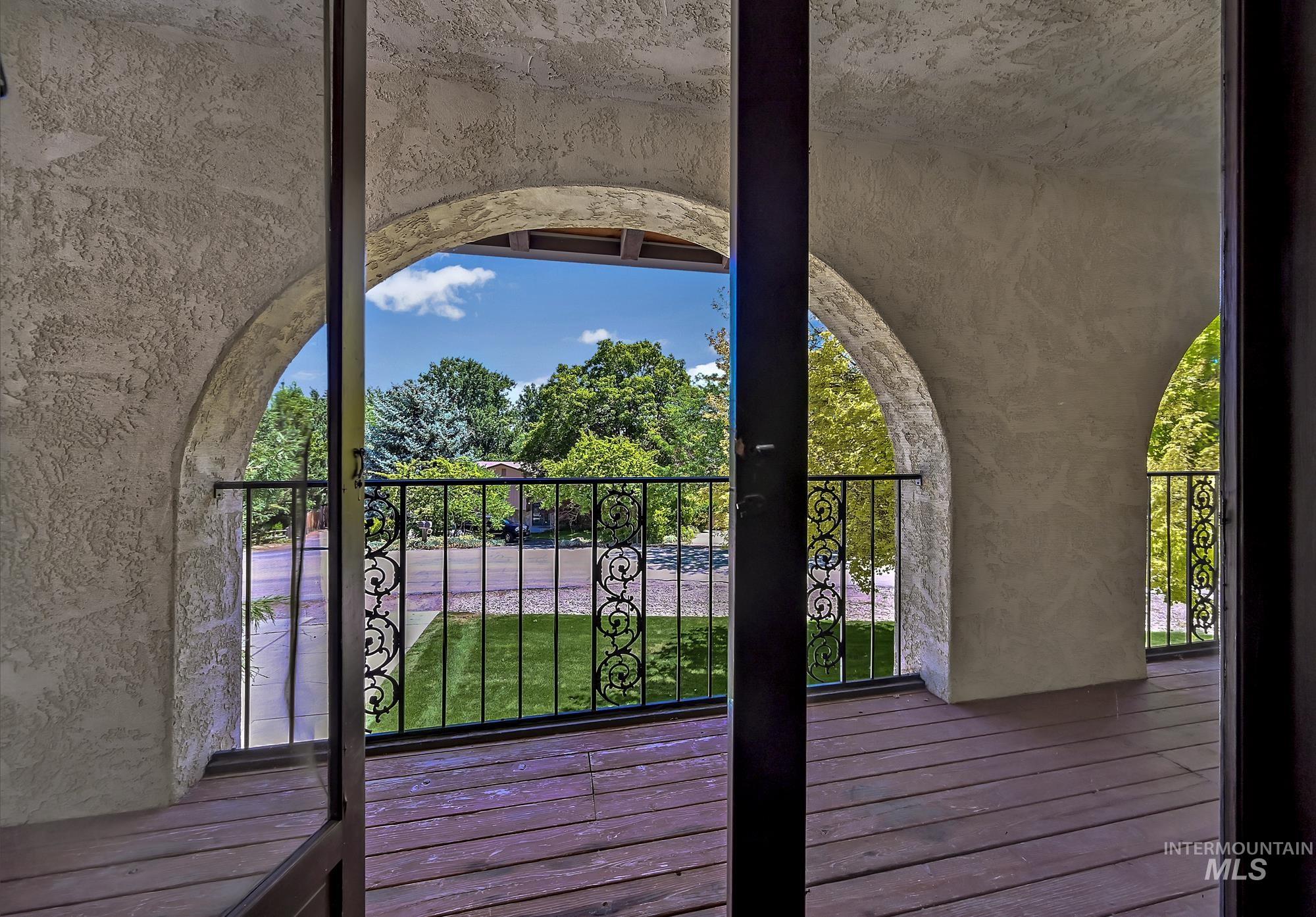 1067 N Arlington Dr, Eagle, Idaho 83616, 4 Bedrooms, 3 Bathrooms, Residential For Sale, Price $1,060,000,MLS 98954392