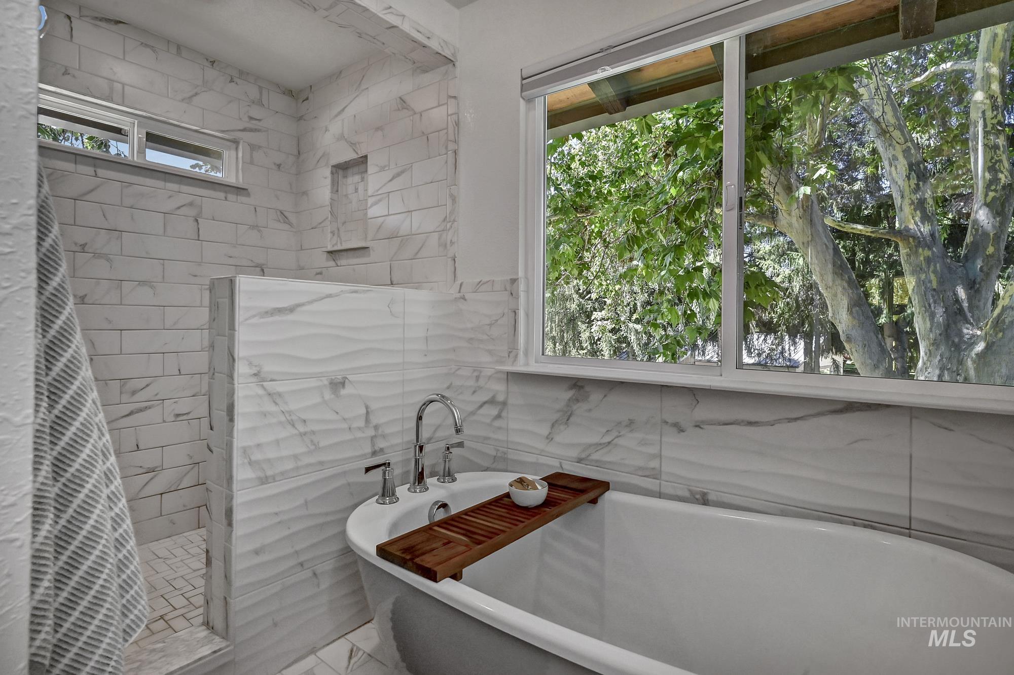 1067 N Arlington Dr, Eagle, Idaho 83616, 4 Bedrooms, 3 Bathrooms, Residential For Sale, Price $1,060,000,MLS 98954392