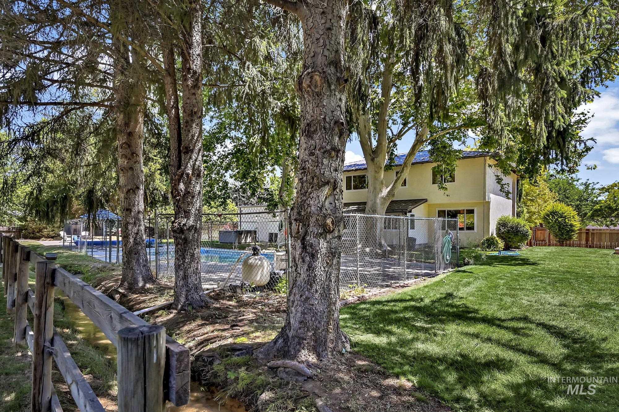 1067 N Arlington Dr, Eagle, Idaho 83616, 4 Bedrooms, 3 Bathrooms, Residential For Sale, Price $1,060,000,MLS 98954392